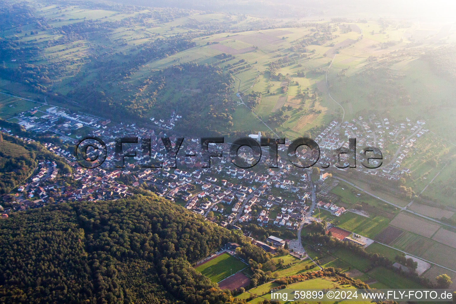 Quartier Bilfingen in Kämpfelbach dans le département Bade-Wurtemberg, Allemagne d'en haut