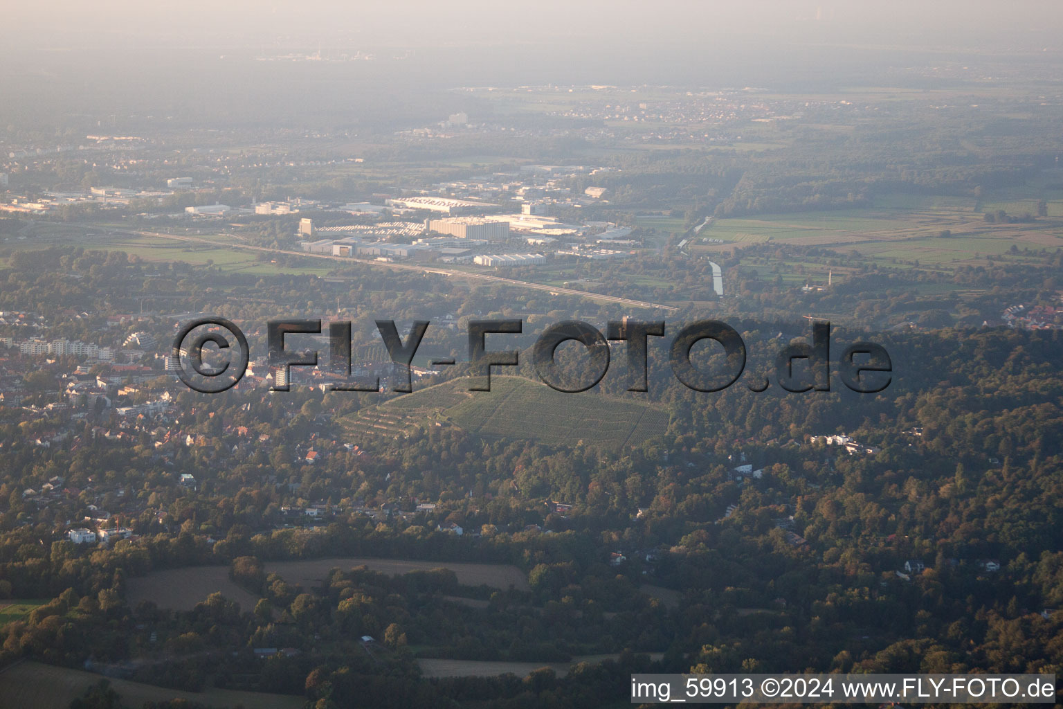 Montagne de la Tour à le quartier Durlach in Karlsruhe dans le département Bade-Wurtemberg, Allemagne d'en haut