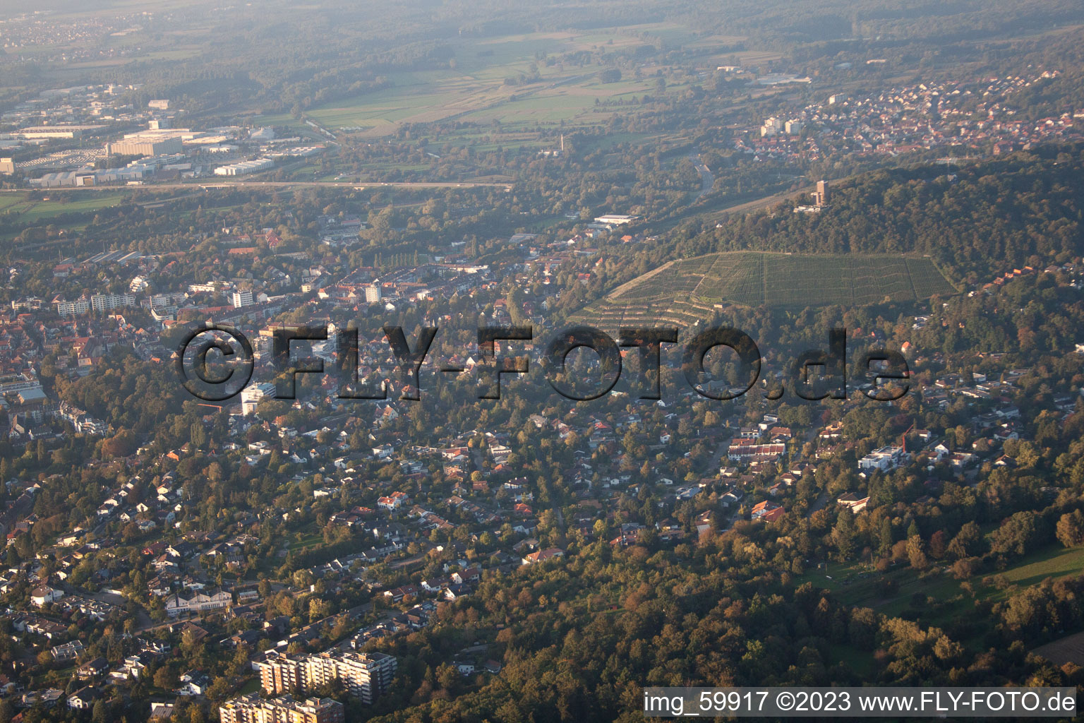 Montagne de la Tour à le quartier Durlach in Karlsruhe dans le département Bade-Wurtemberg, Allemagne vue d'en haut
