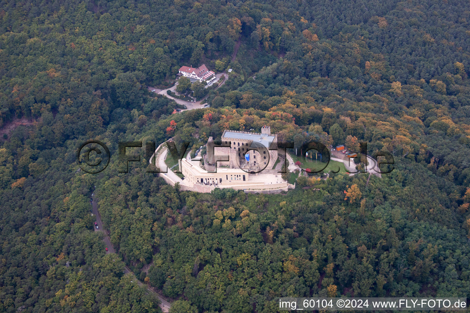 Image drone de Château de Hambach à le quartier Diedesfeld in Neustadt an der Weinstraße dans le département Rhénanie-Palatinat, Allemagne