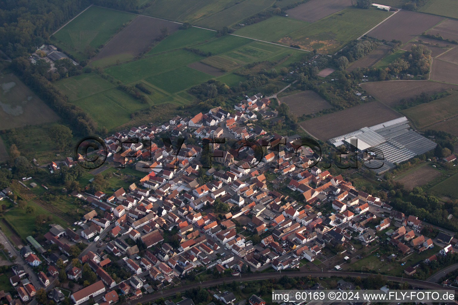 Germersheim dans le département Rhénanie-Palatinat, Allemagne vu d'un drone