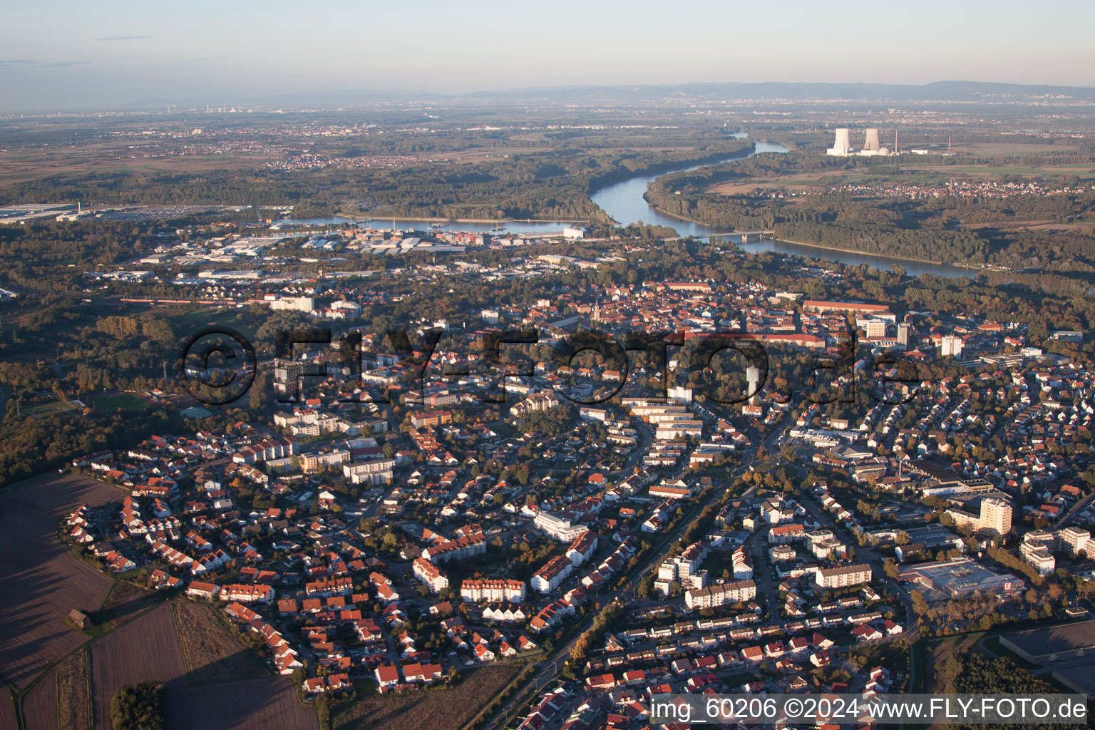 Germersheim dans le département Rhénanie-Palatinat, Allemagne depuis l'avion