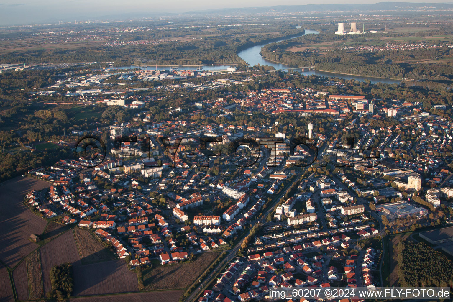 Photographie aérienne de Vue sur la ville au bord du Rhin à Germersheim dans le département Rhénanie-Palatinat, Allemagne