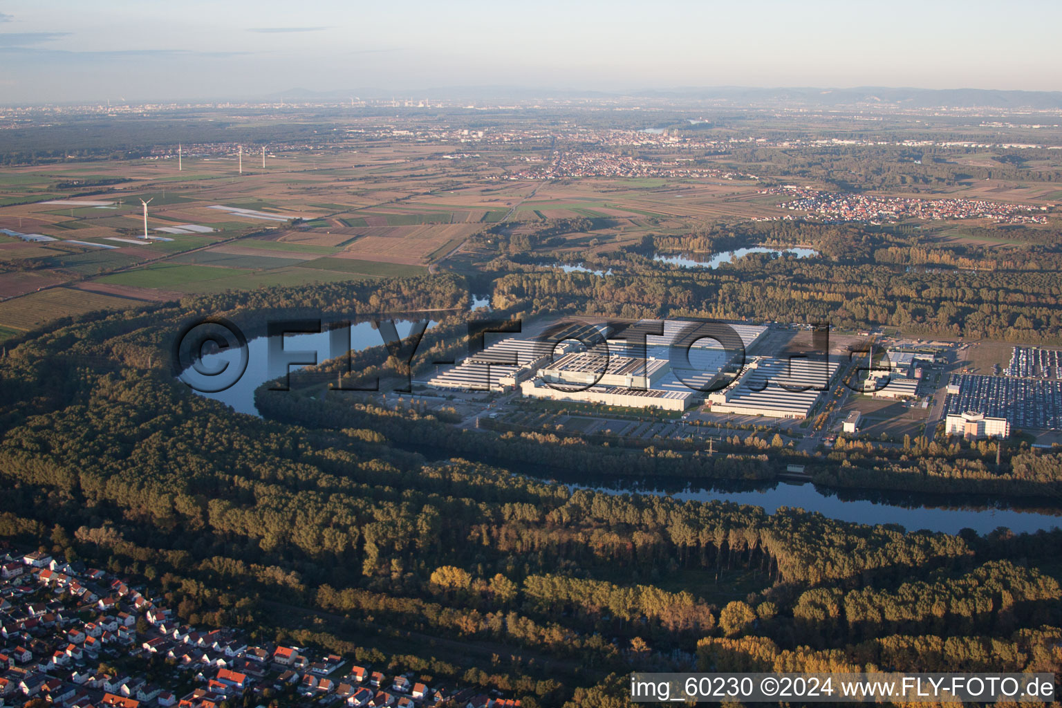 Germersheim dans le département Rhénanie-Palatinat, Allemagne vu d'un drone