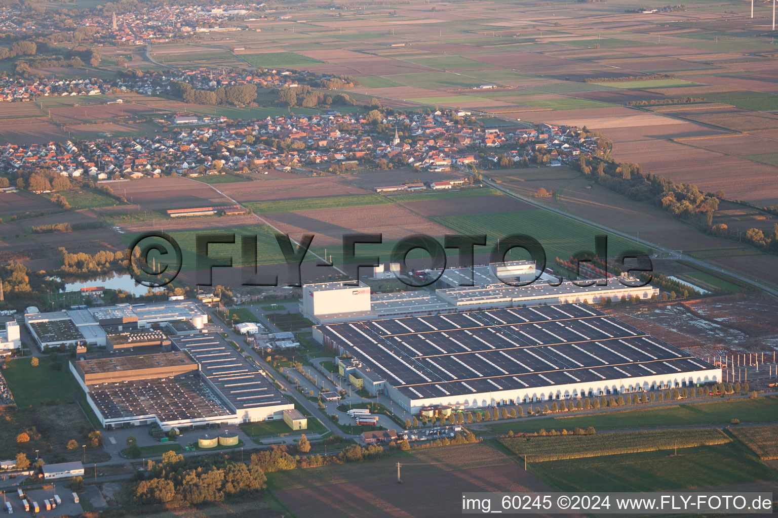 Enregistrement par drone de Zone industrielle à Offenbach an der Queich dans le département Rhénanie-Palatinat, Allemagne