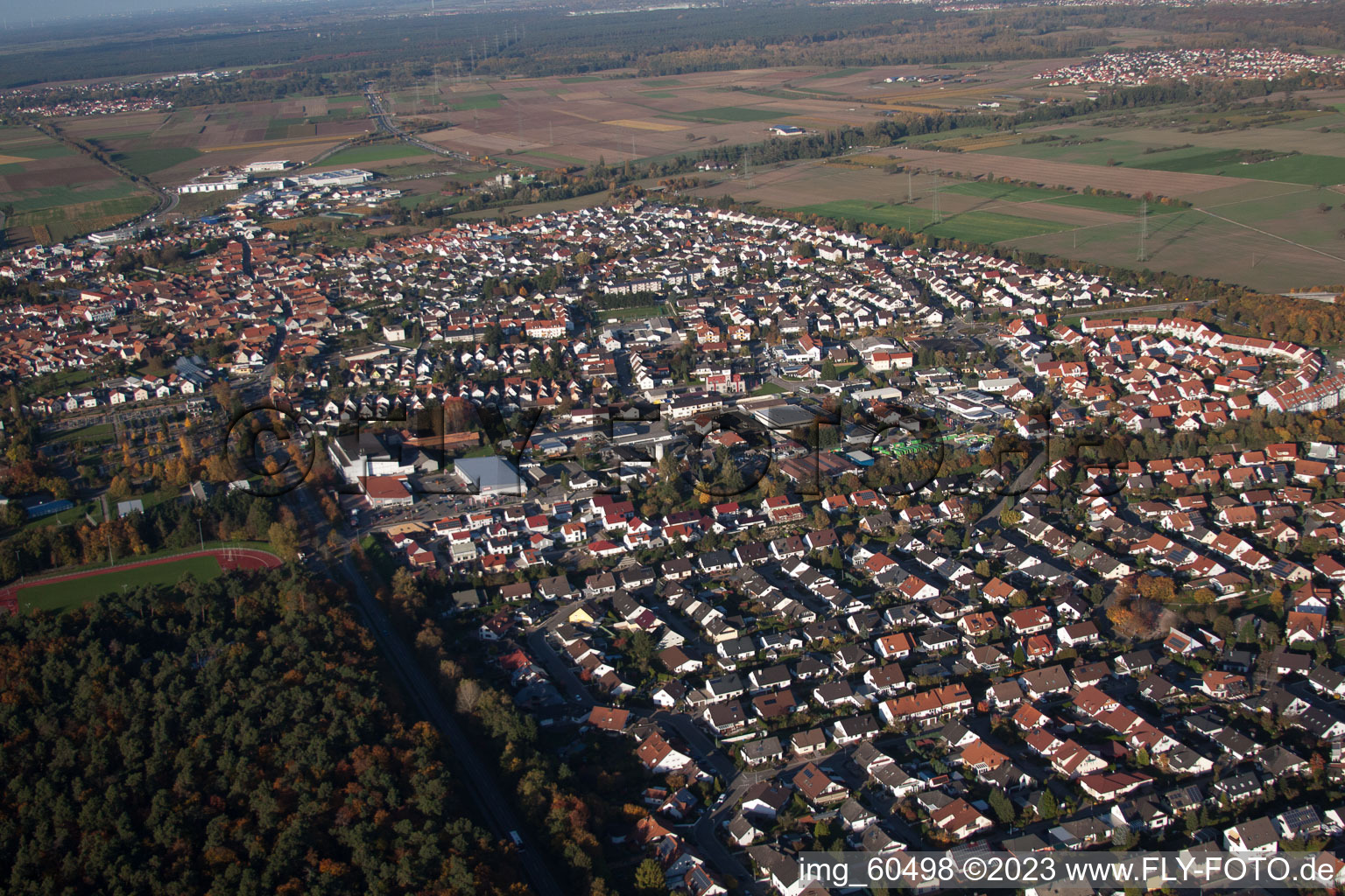S à Rülzheim dans le département Rhénanie-Palatinat, Allemagne vue du ciel