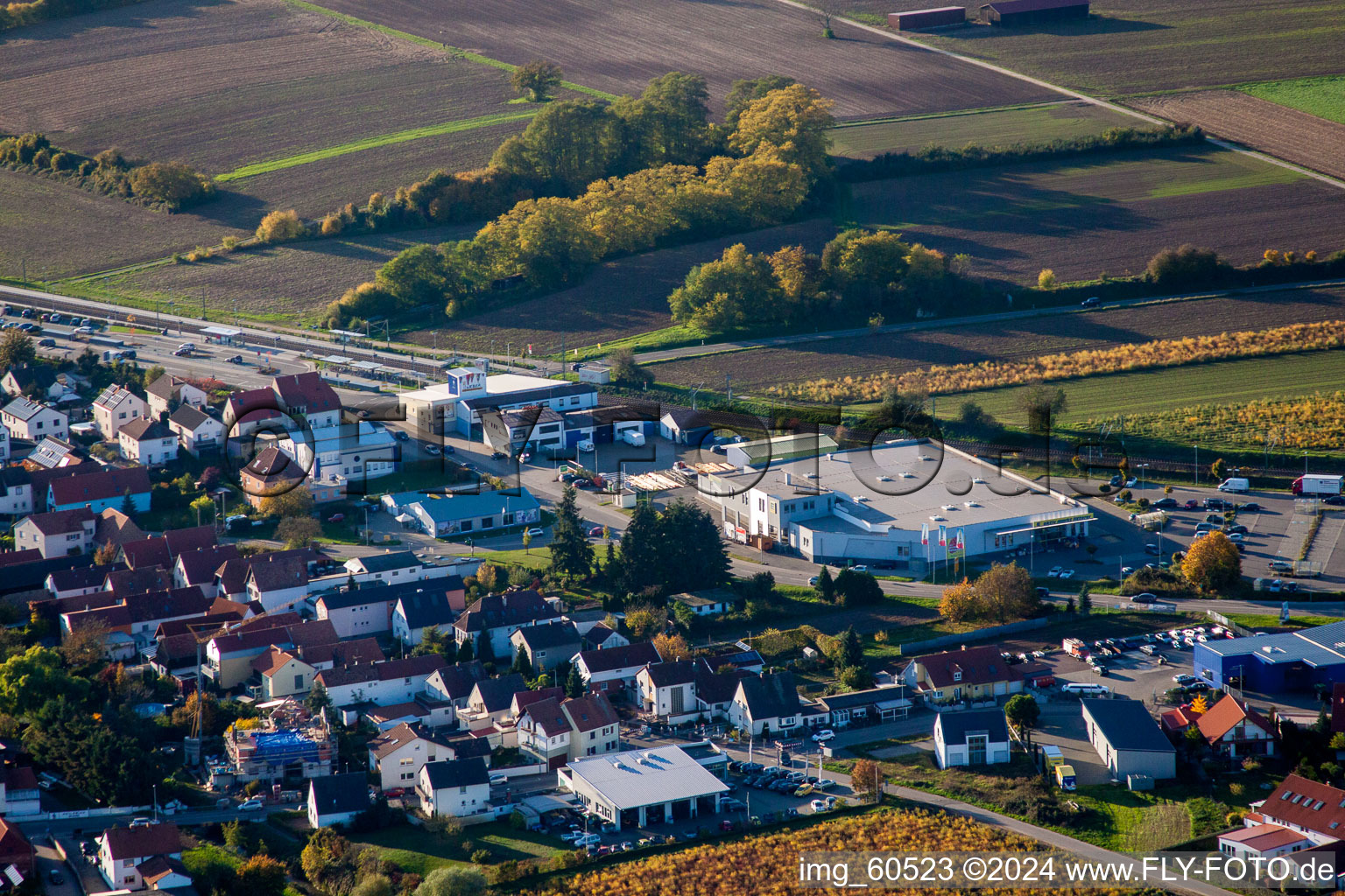 N, zone industrielle à Rülzheim dans le département Rhénanie-Palatinat, Allemagne d'en haut