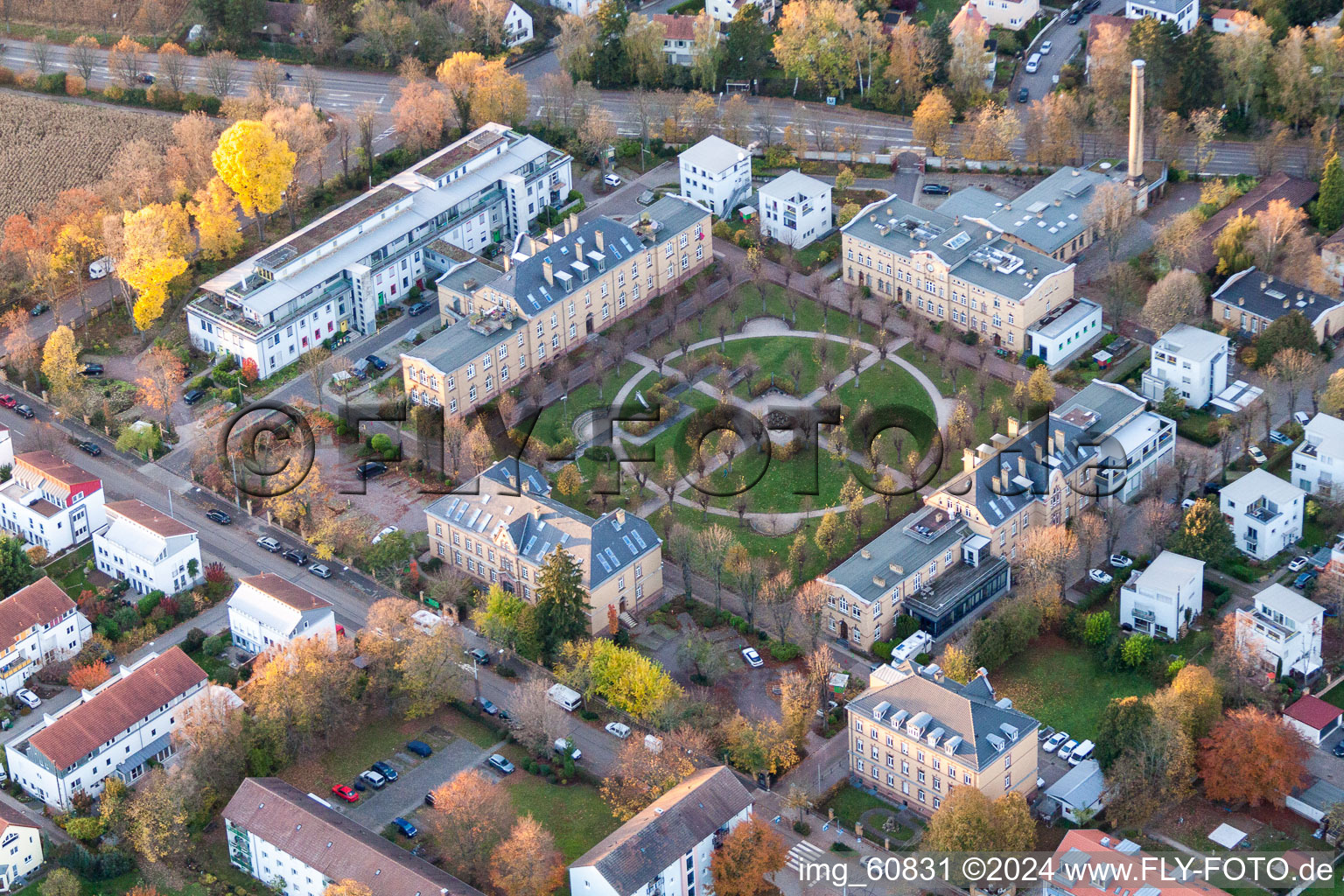 Vue aérienne de Quartier résidentiel du lotissement multifamilial au jardin de l'hôpital avec jardin paysagé à Landau in der Pfalz dans le département Rhénanie-Palatinat, Allemagne