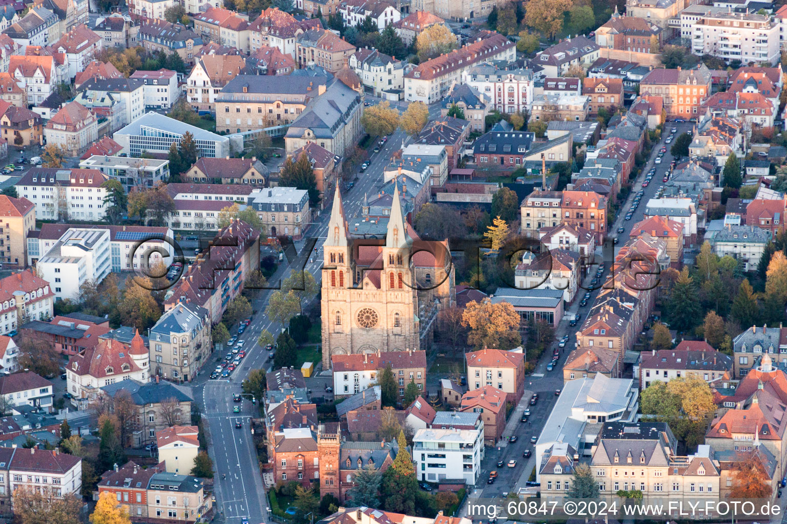 Photographie aérienne de Bâtiment d'église dans le centre historique du centre-ville à Landau in der Pfalz dans le département Rhénanie-Palatinat, Allemagne