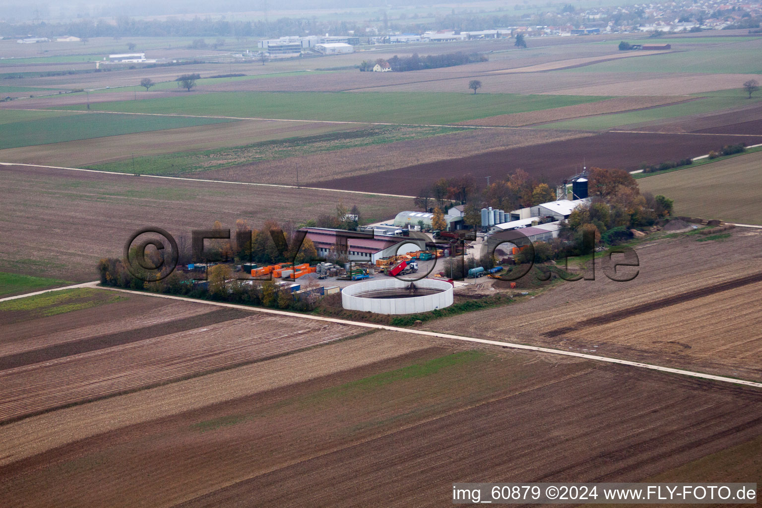 Vue d'oiseau de Knittelsheim dans le département Rhénanie-Palatinat, Allemagne