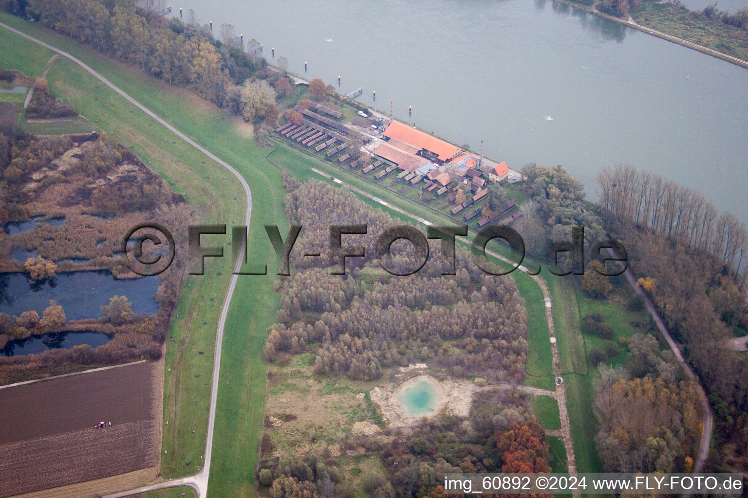 Photographie aérienne de Anciennes briqueteries sur le Rhin à le quartier Sondernheim in Germersheim dans le département Rhénanie-Palatinat, Allemagne