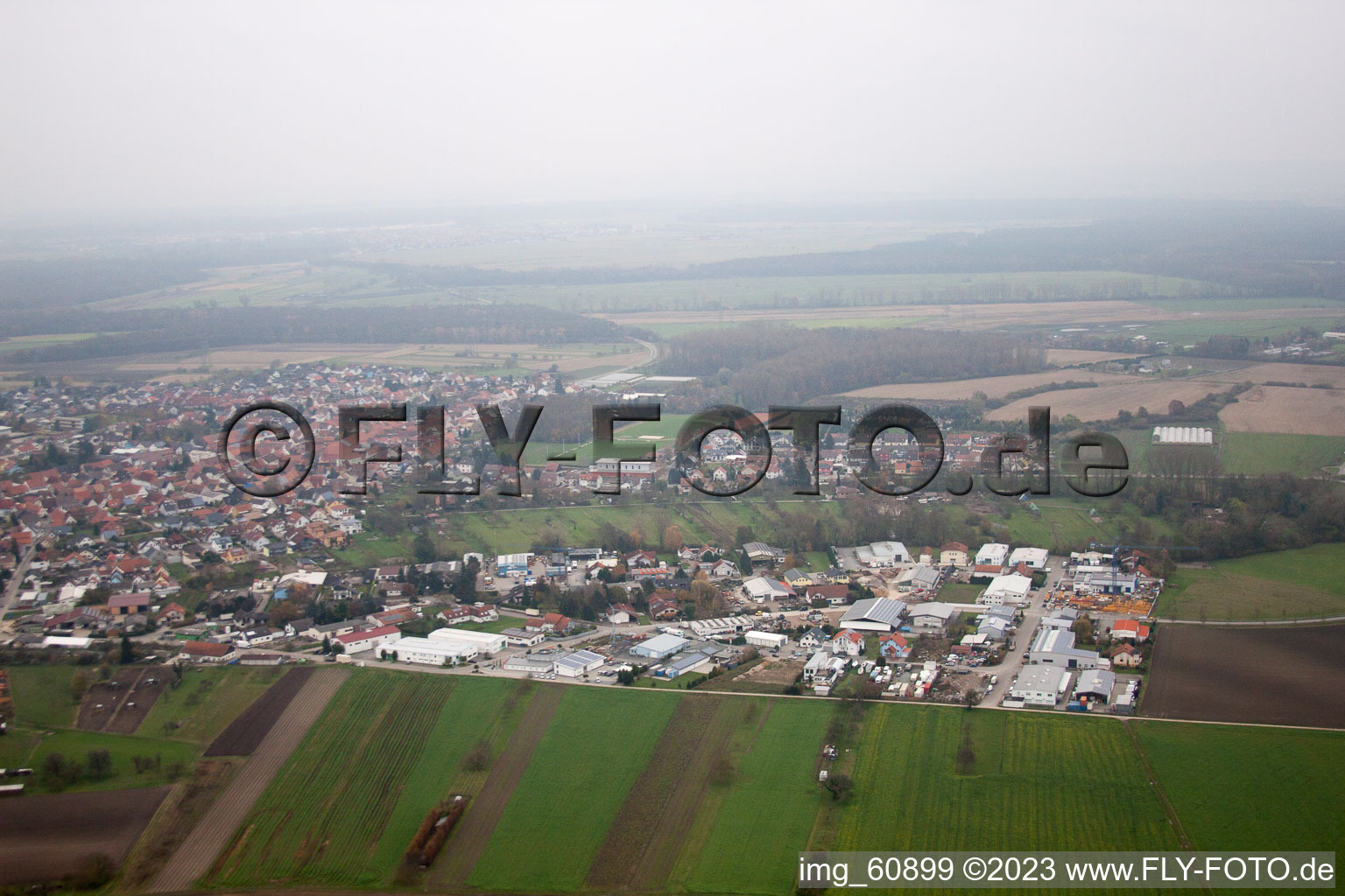 Enregistrement par drone de Liedolsheim dans le département Bade-Wurtemberg, Allemagne