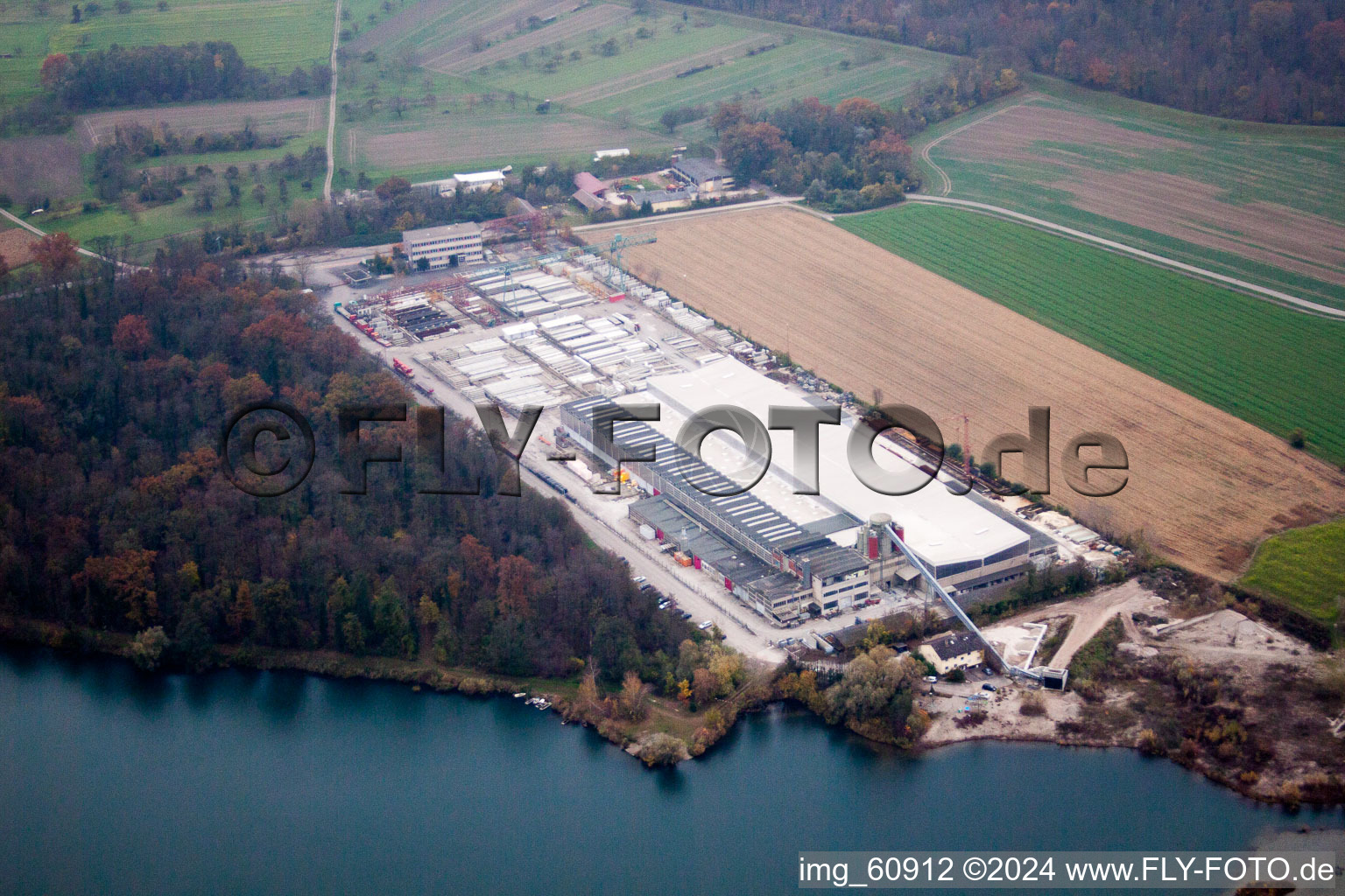 Photographie aérienne de Usine de pièces préfabriquées en béton Linkenheim GmbH & Co. KG à Linkenheim-Hochstetten dans le département Bade-Wurtemberg, Allemagne