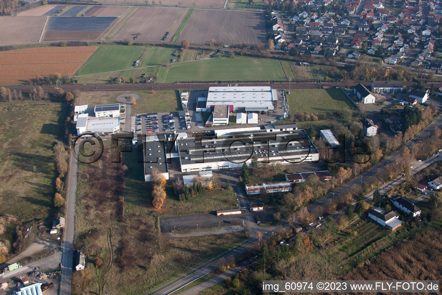 Quartier Neudorf in Graben-Neudorf dans le département Bade-Wurtemberg, Allemagne du point de vue du drone