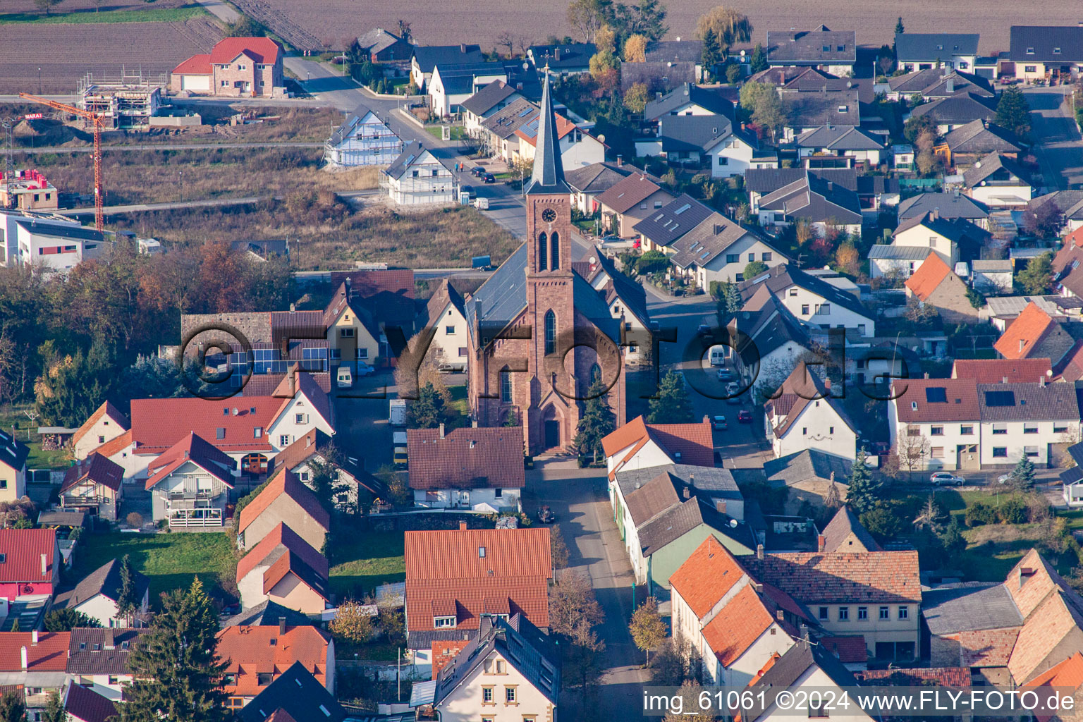 Vue aérienne de Église à le quartier Rußheim in Dettenheim dans le département Bade-Wurtemberg, Allemagne