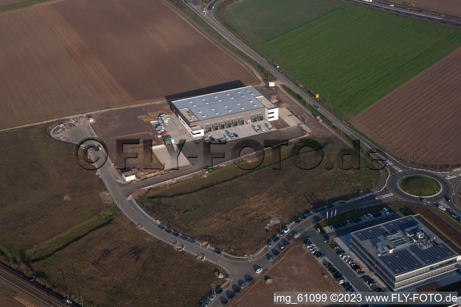N, zone industrielle à Rülzheim dans le département Rhénanie-Palatinat, Allemagne vue du ciel