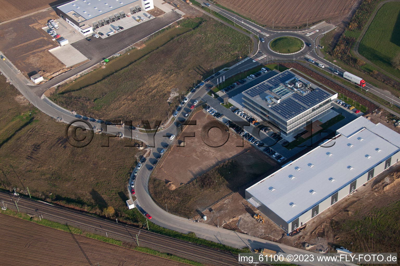Enregistrement par drone de N, zone industrielle à Rülzheim dans le département Rhénanie-Palatinat, Allemagne