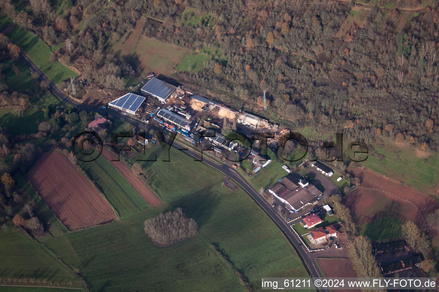 Vue aérienne de Span service logistique du bois à le quartier Gräfenhausen in Annweiler am Trifels dans le département Rhénanie-Palatinat, Allemagne