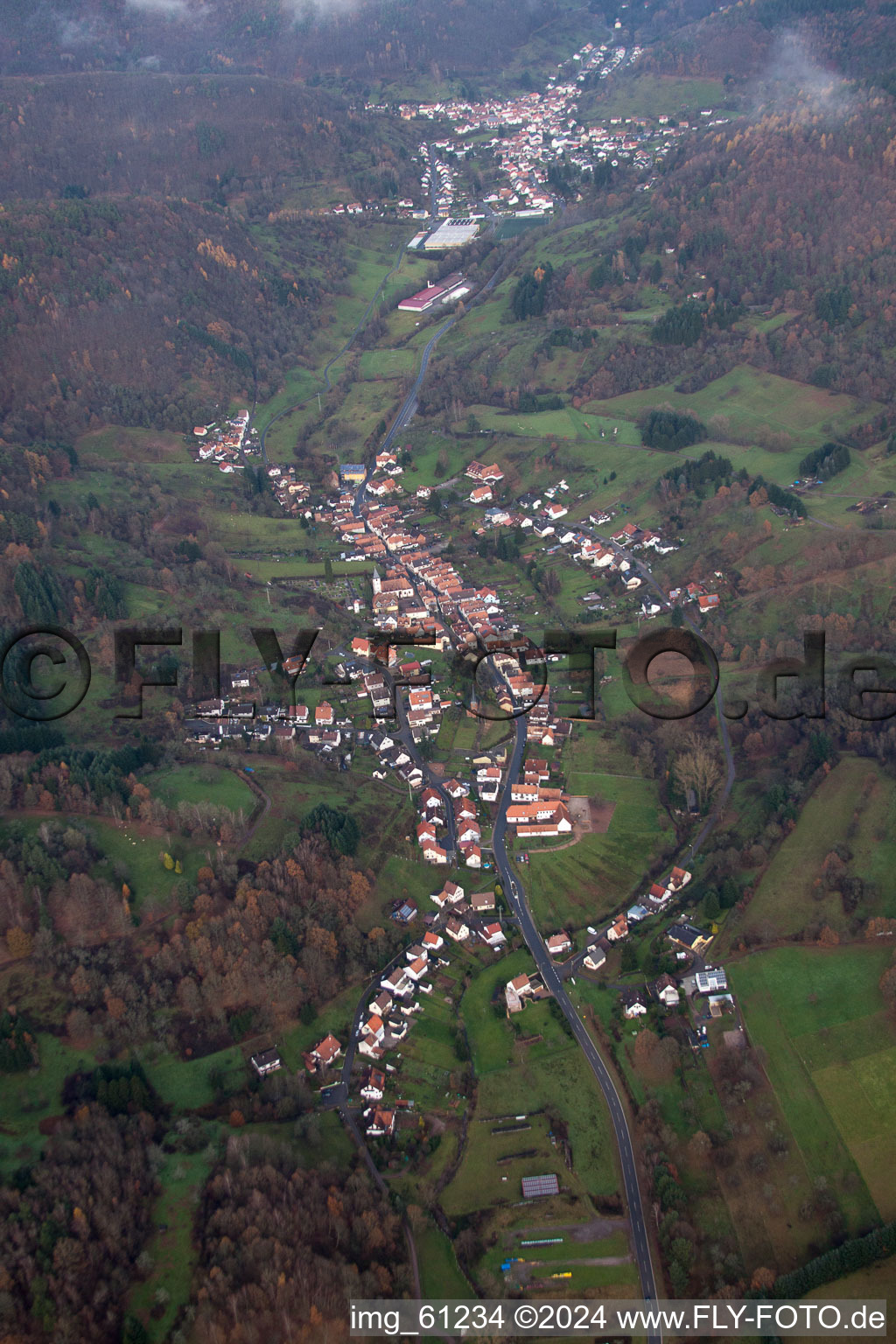 Vue aérienne de Dernbach dans le département Rhénanie-Palatinat, Allemagne