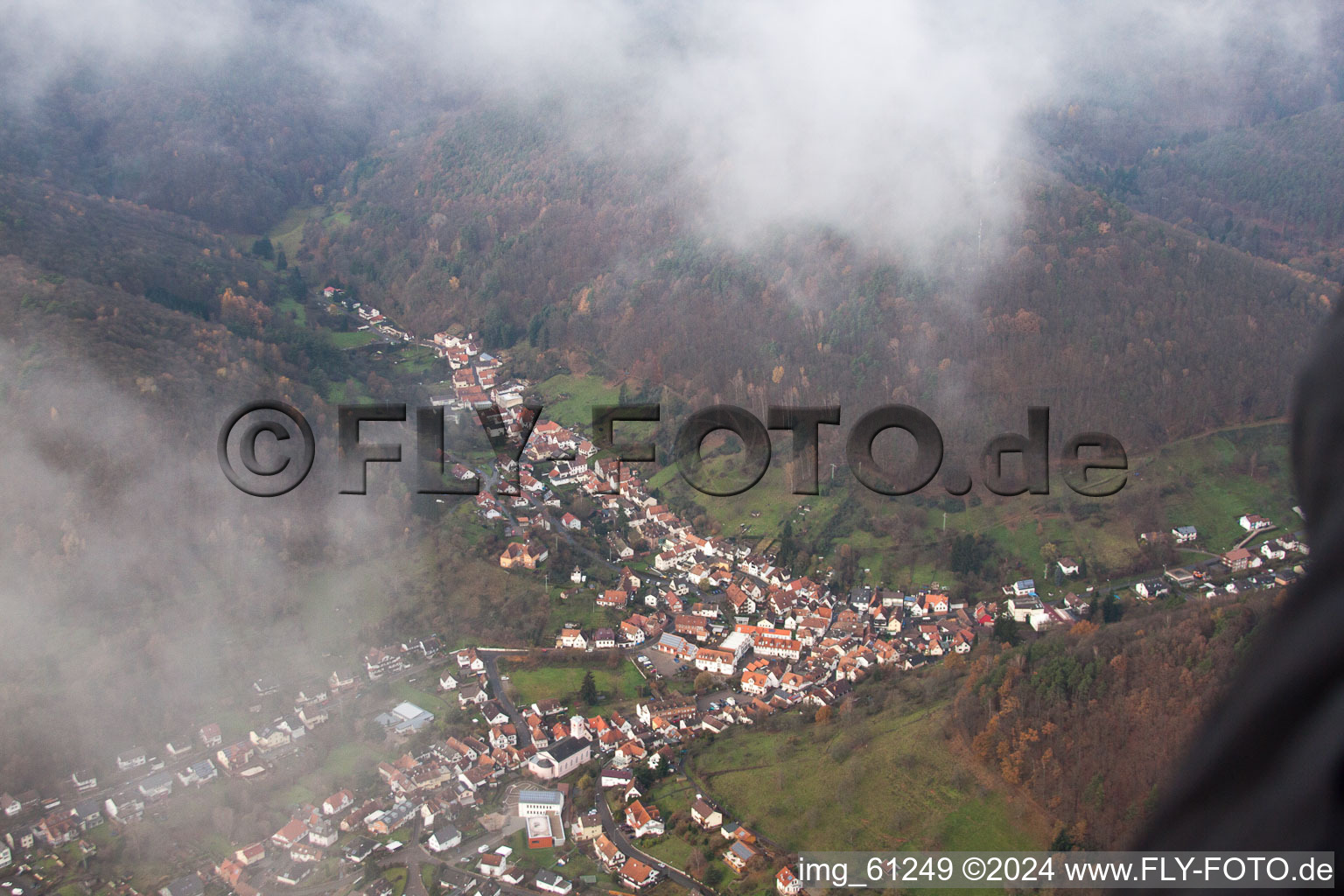 Vue oblique de Ramberg dans le département Rhénanie-Palatinat, Allemagne