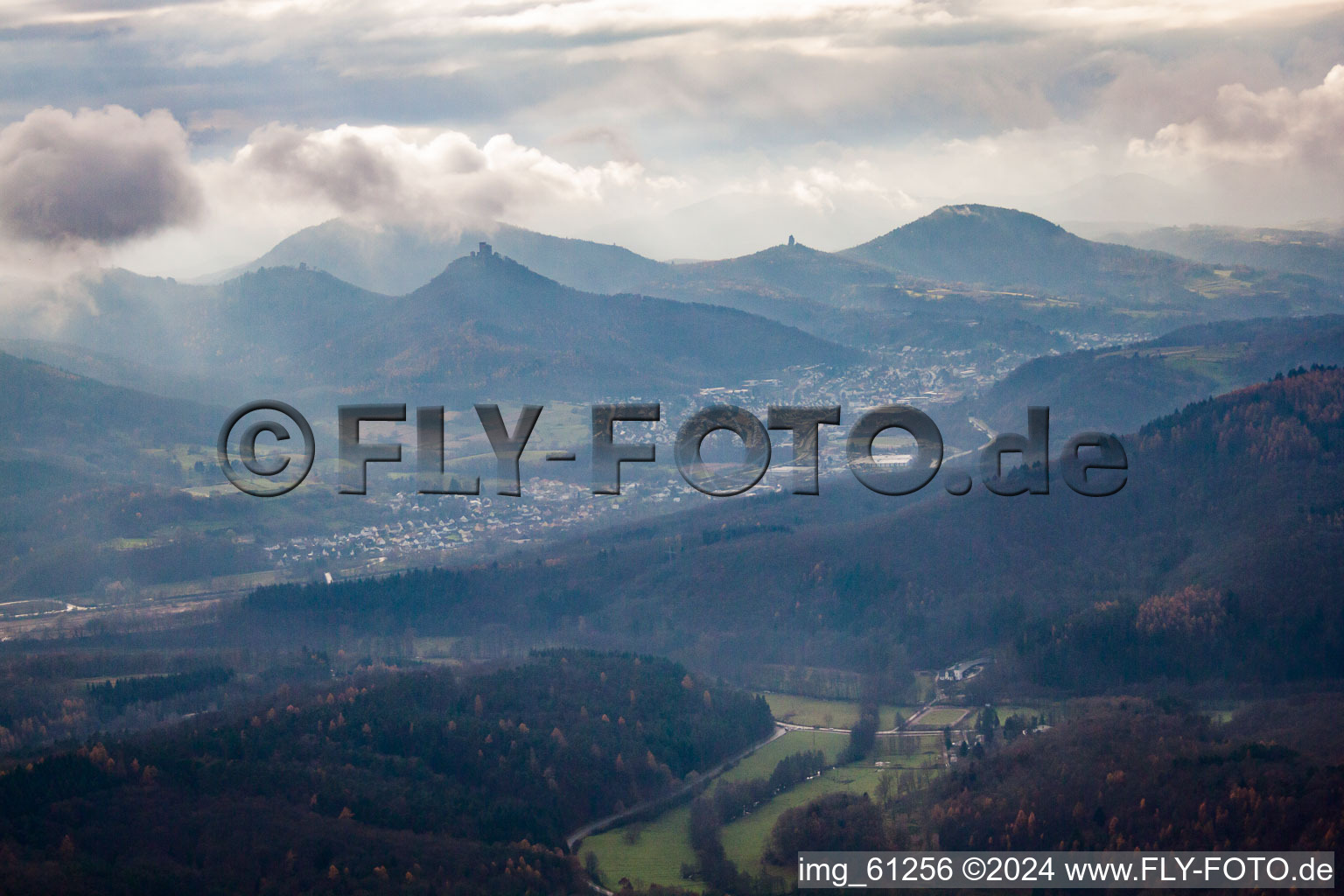 Quartier Queichhambach in Annweiler am Trifels dans le département Rhénanie-Palatinat, Allemagne vue d'en haut