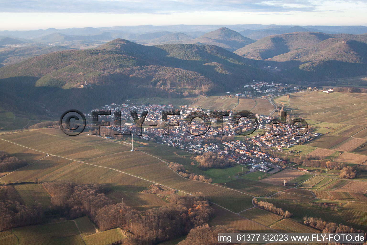 Enregistrement par drone de Klingenmünster dans le département Rhénanie-Palatinat, Allemagne