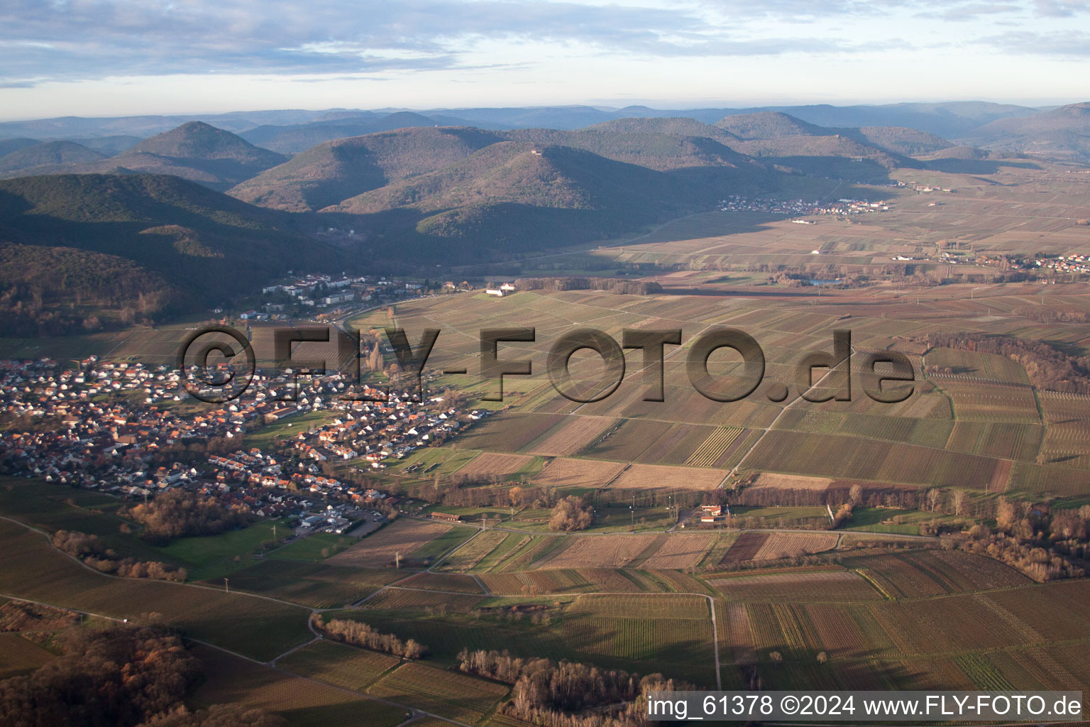 Image drone de Klingenmünster dans le département Rhénanie-Palatinat, Allemagne