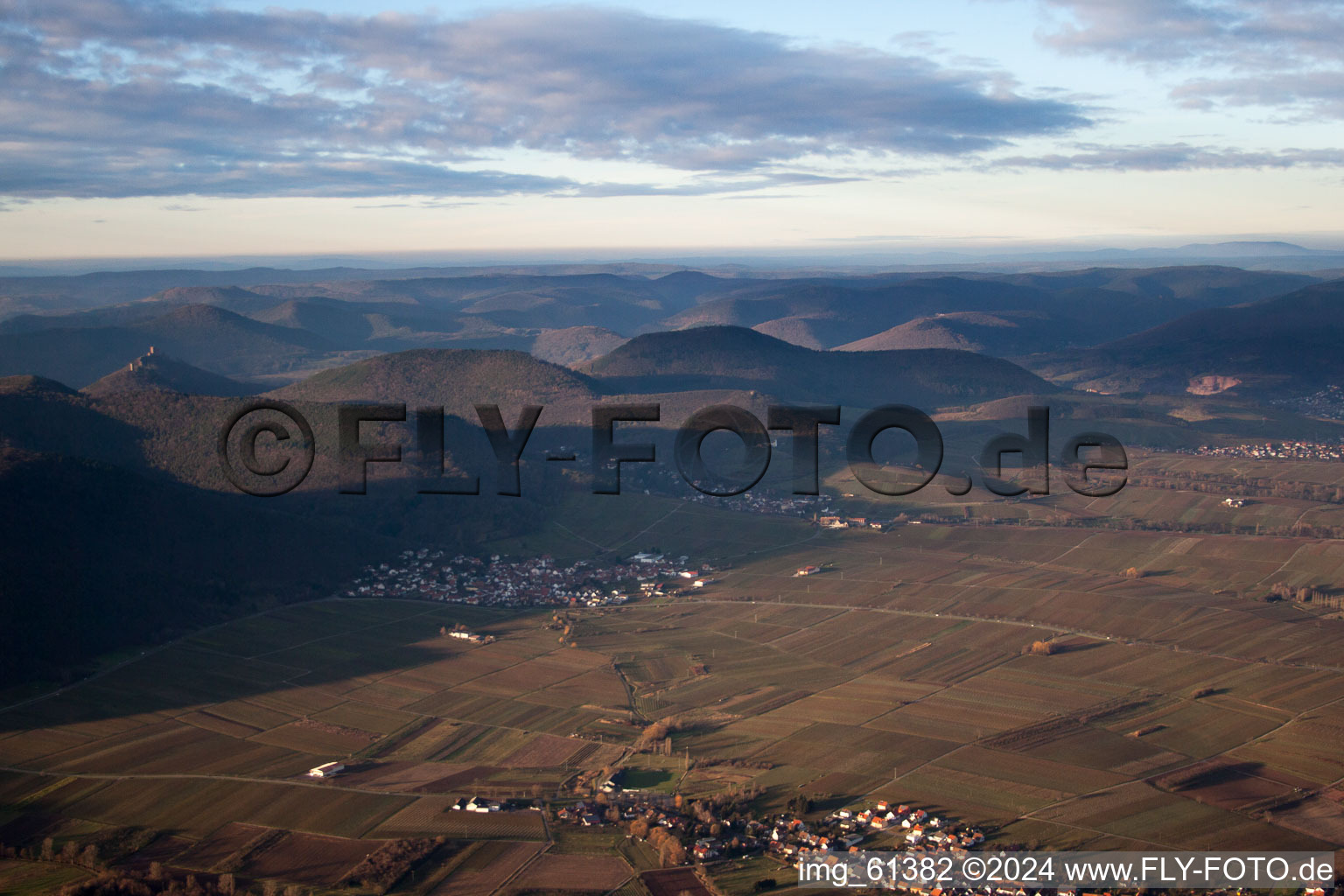 Vue d'oiseau de Eschbach dans le département Rhénanie-Palatinat, Allemagne