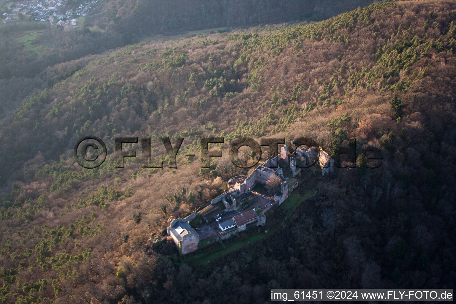 Vue oblique de Madenbourg à Eschbach dans le département Rhénanie-Palatinat, Allemagne