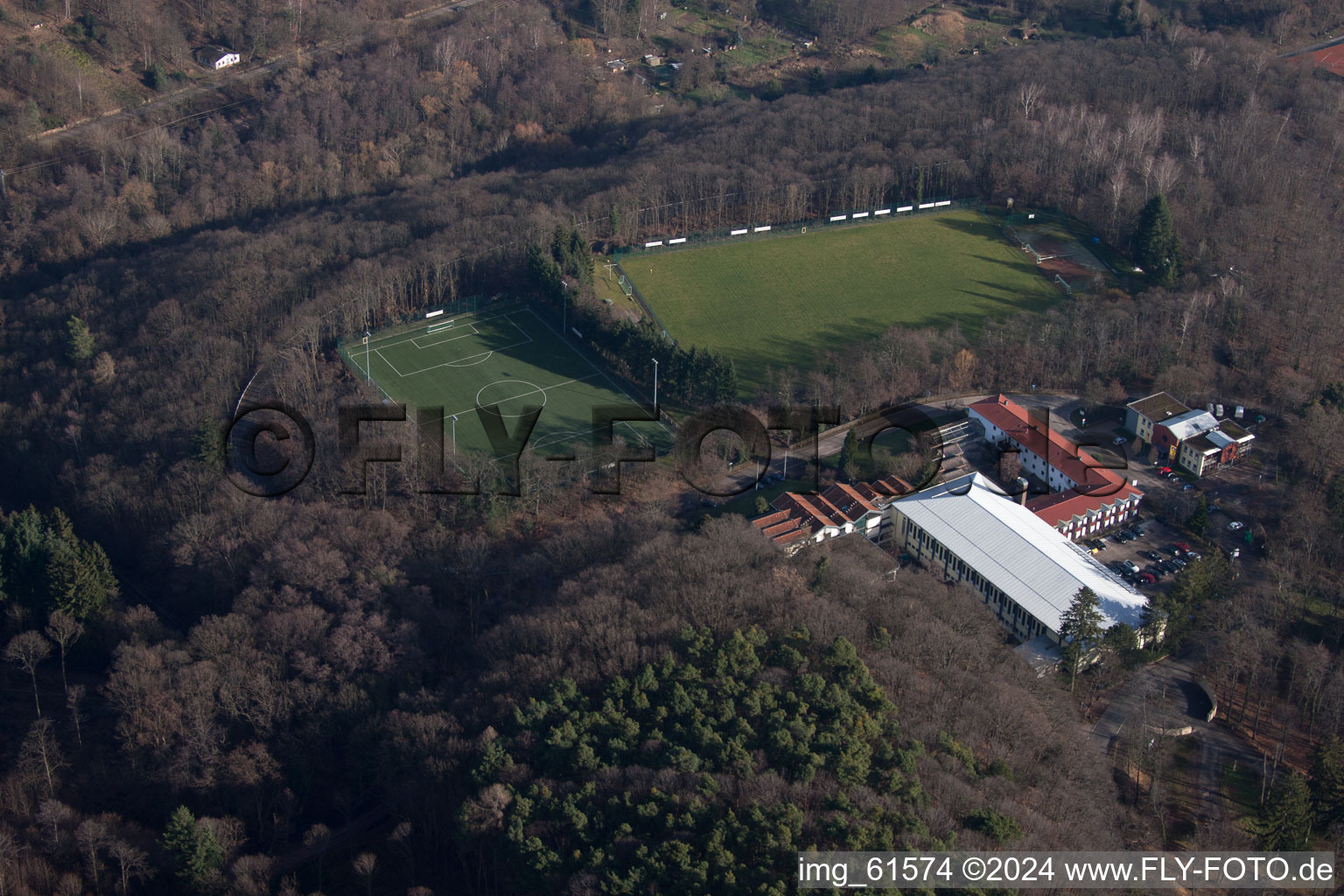 Vue aérienne de École de sport d'Edenkoben à Weyher in der Pfalz dans le département Rhénanie-Palatinat, Allemagne