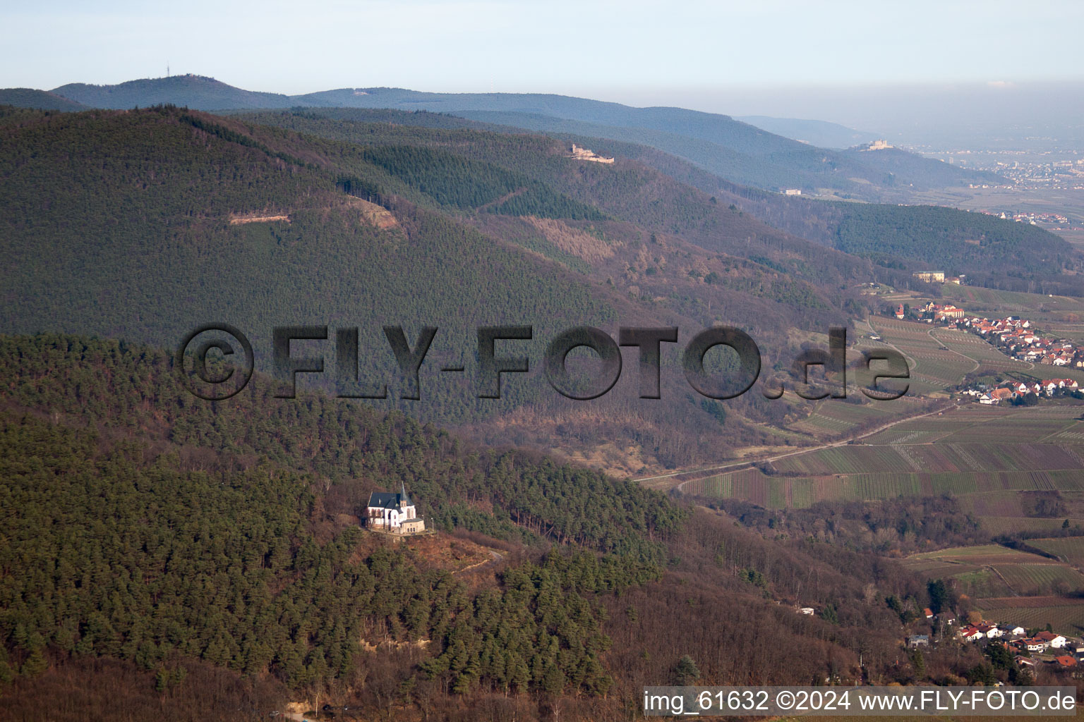 Vue oblique de Chapelle Anne à Burrweiler dans le département Rhénanie-Palatinat, Allemagne