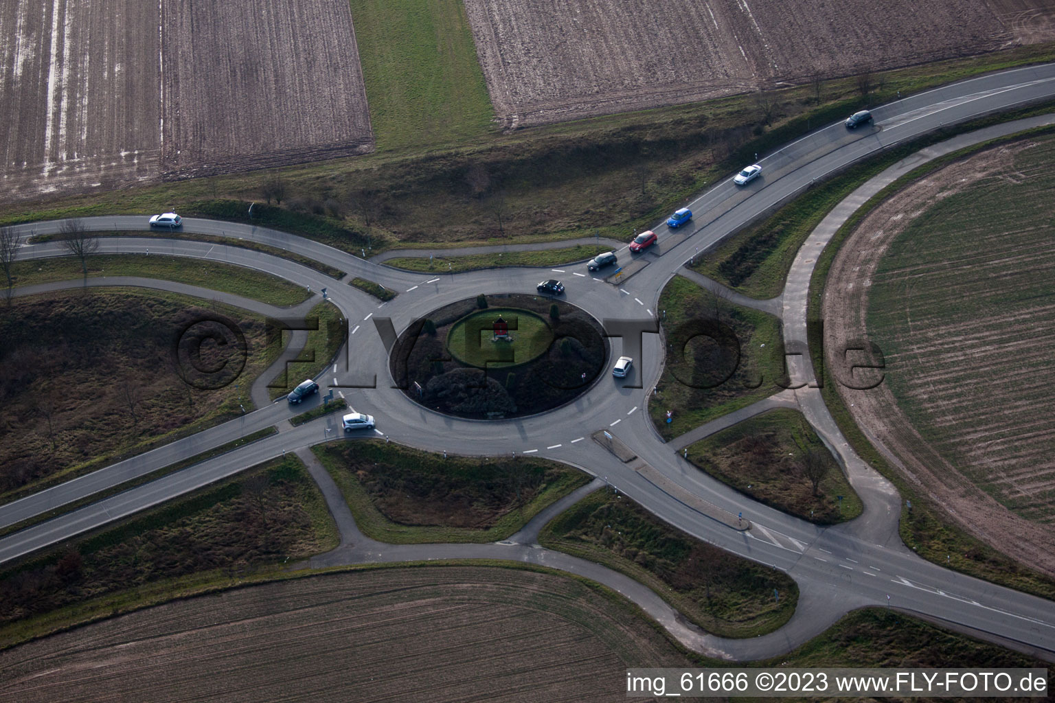 Vue aérienne de LD-Mörlheim, rond-point à Offenbach an der Queich dans le département Rhénanie-Palatinat, Allemagne