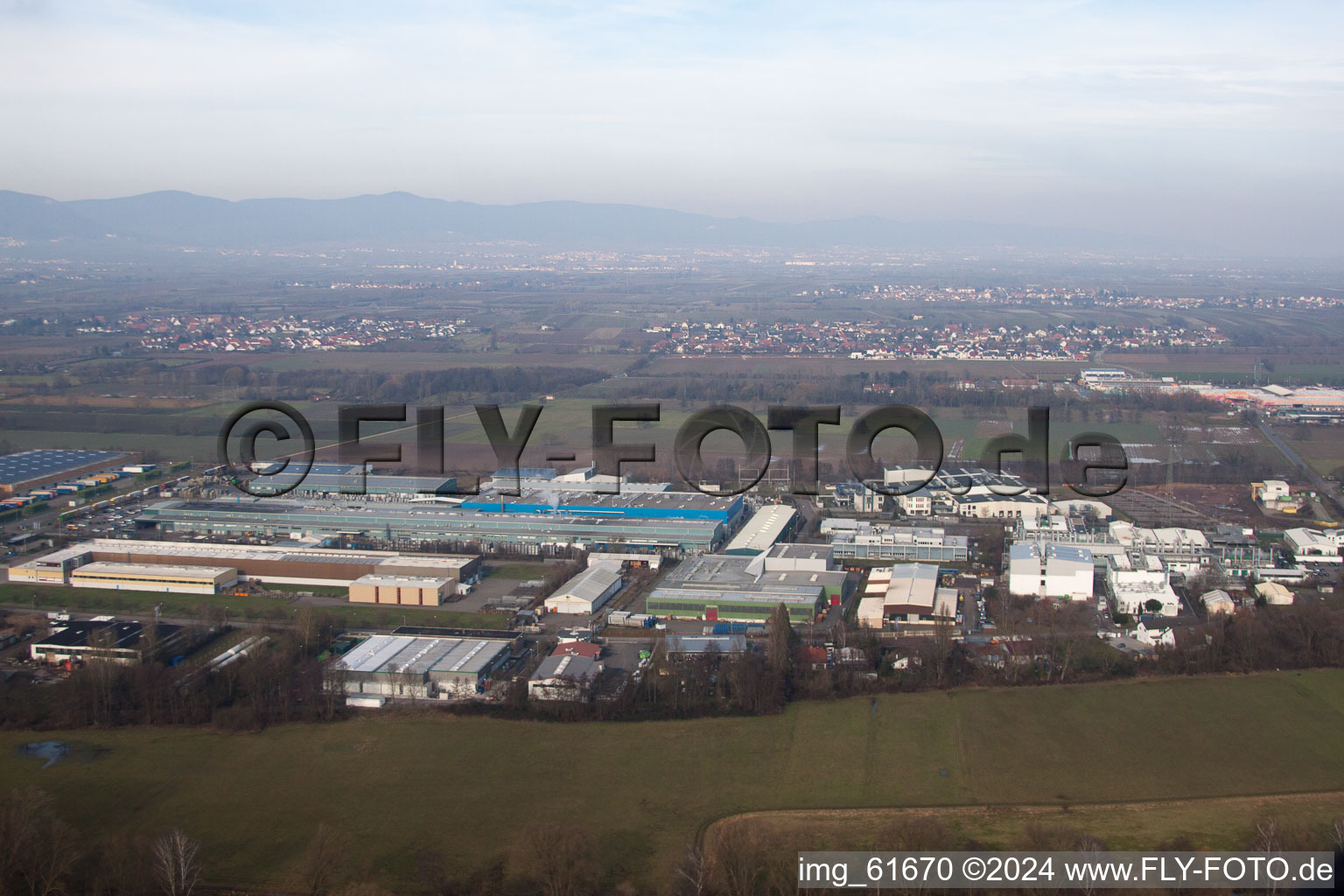 Vue oblique de Zone industrielle de Landau-Ost à Landau in der Pfalz dans le département Rhénanie-Palatinat, Allemagne