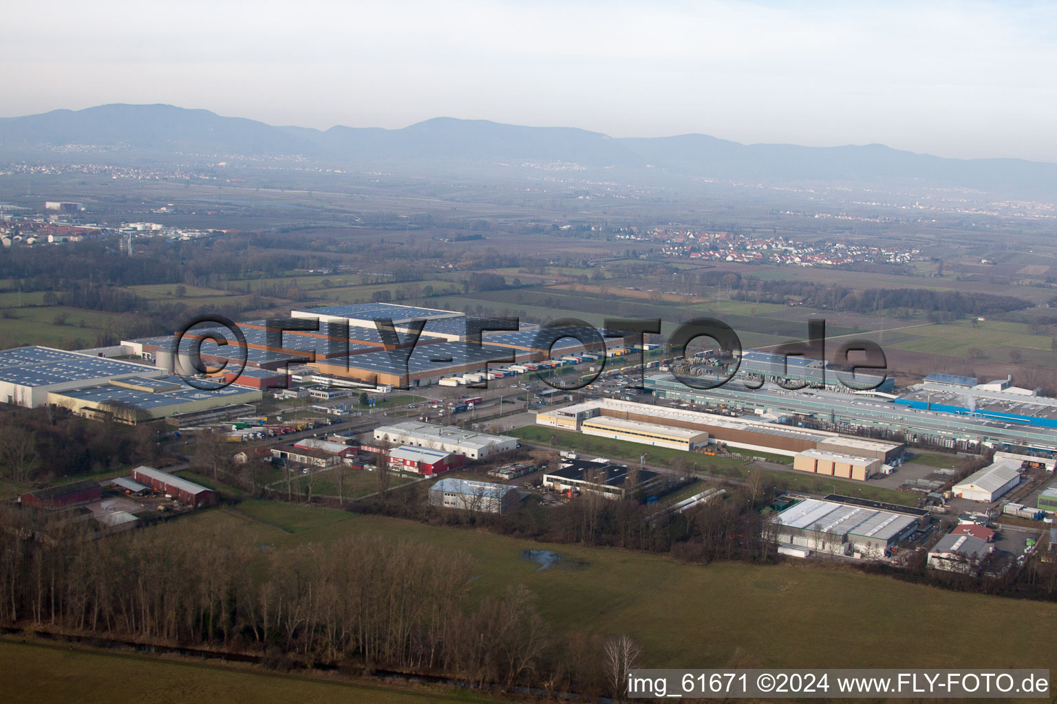 Zone industrielle de Landau-Ost à Landau in der Pfalz dans le département Rhénanie-Palatinat, Allemagne d'en haut