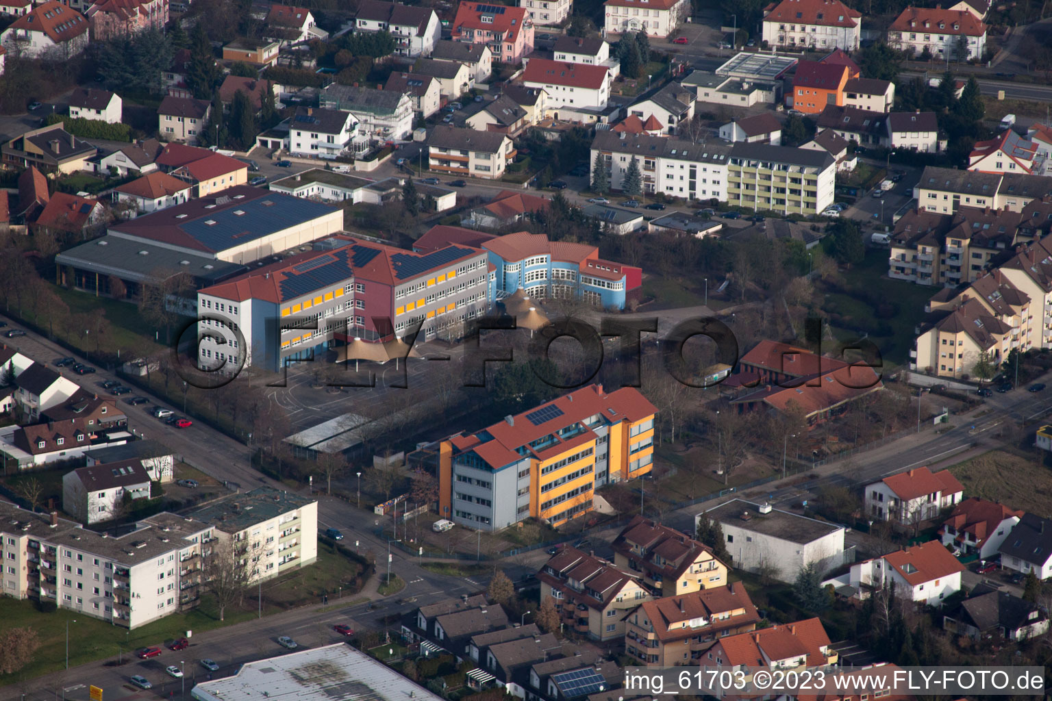 Vue aérienne de Lycée frère-sœur Scholl plus Römerweg à Germersheim dans le département Rhénanie-Palatinat, Allemagne