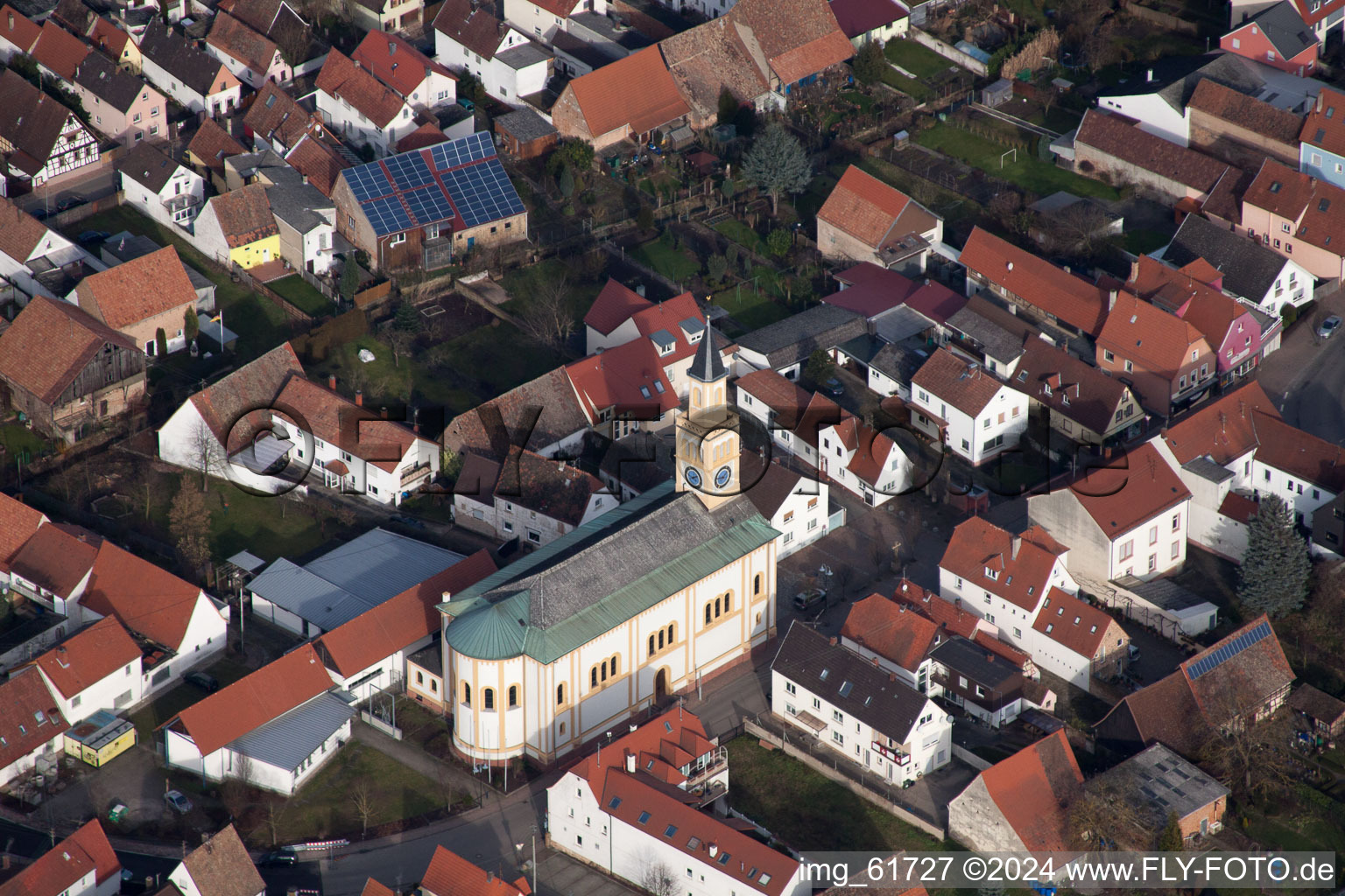 Vue aérienne de Kirchstr. à Lingenfeld dans le département Rhénanie-Palatinat, Allemagne