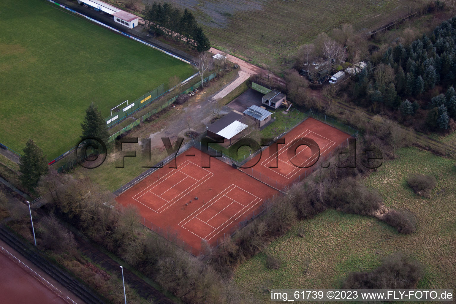 Vue aérienne de Terrains de sport à Zeiskam dans le département Rhénanie-Palatinat, Allemagne