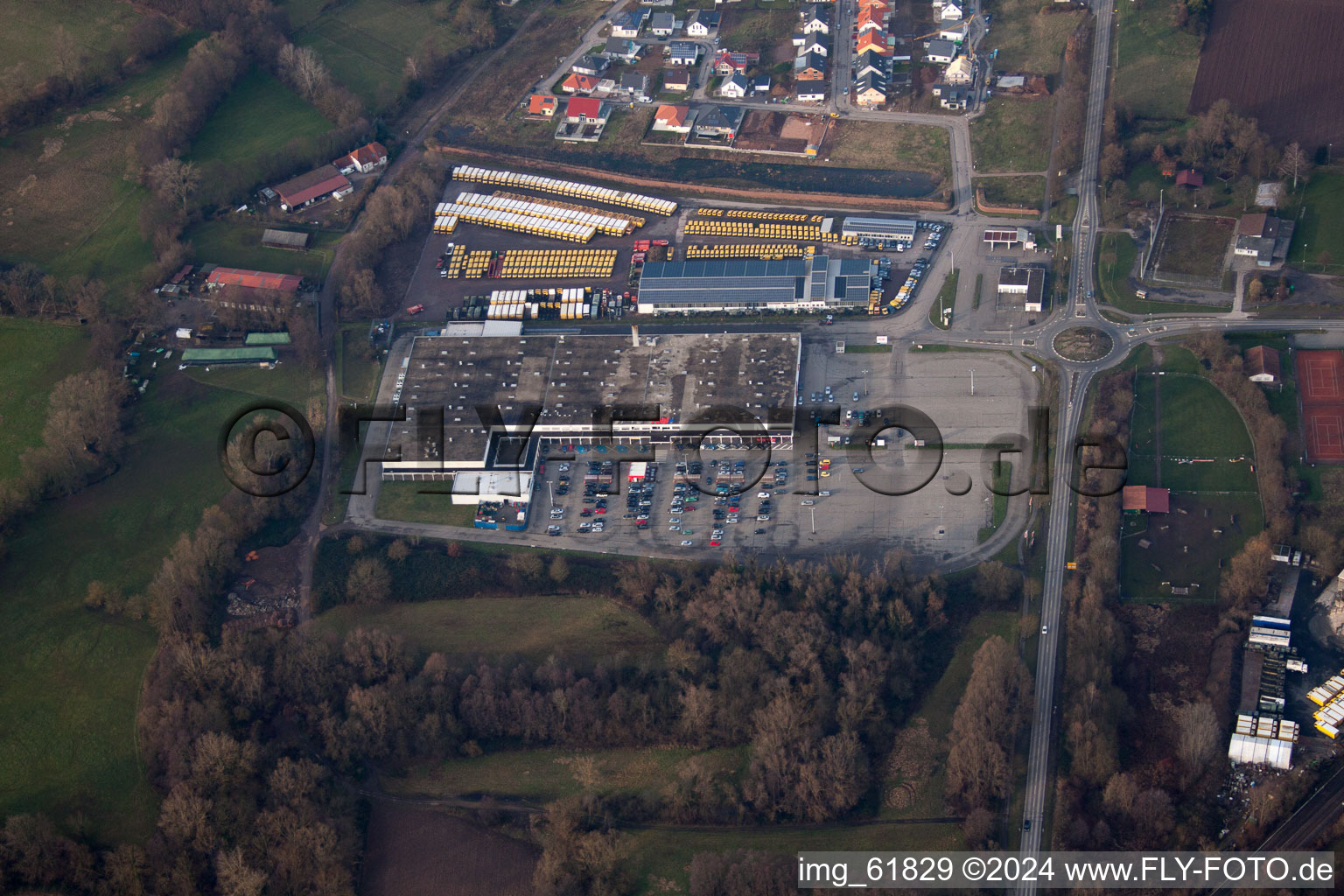 Zone commerciale à Rohrbach dans le département Rhénanie-Palatinat, Allemagne vue d'en haut