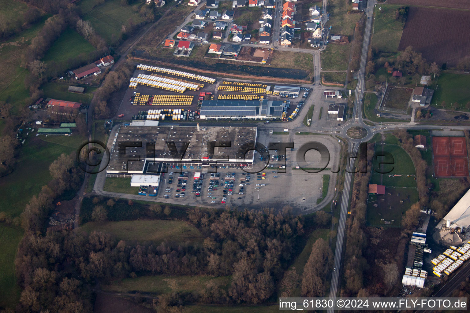 Zone commerciale à Rohrbach dans le département Rhénanie-Palatinat, Allemagne depuis l'avion