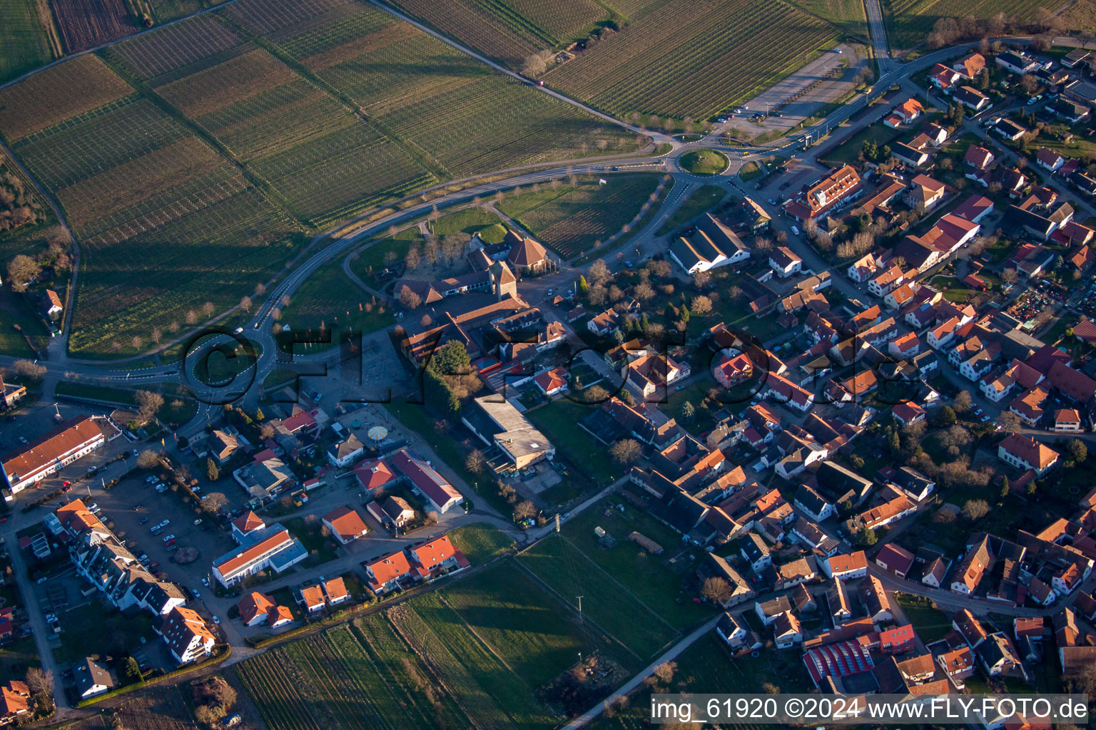 Quartier Rechtenbach in Schweigen-Rechtenbach dans le département Rhénanie-Palatinat, Allemagne vu d'un drone