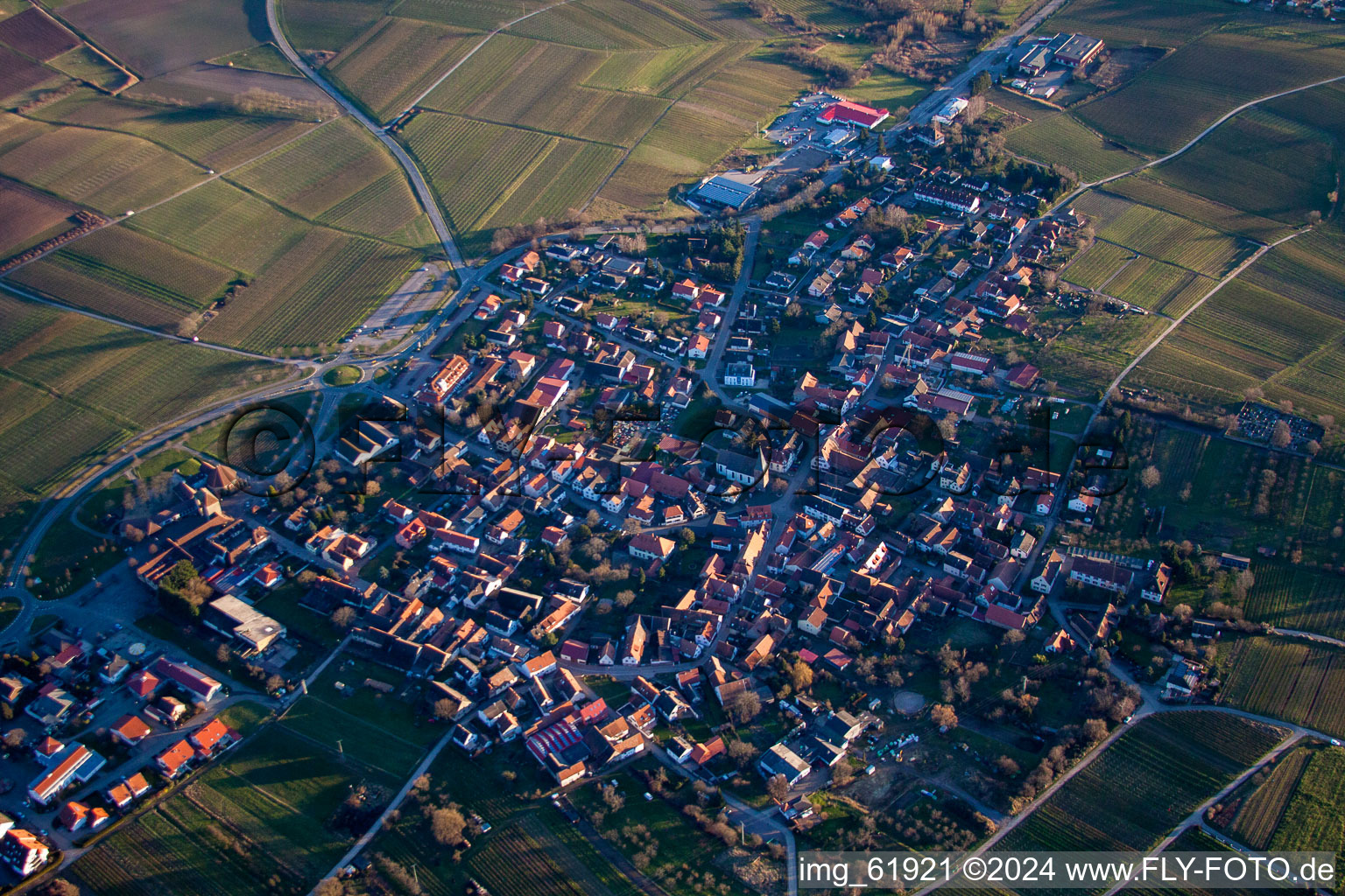 Vue aérienne de Quartier Rechtenbach in Schweigen-Rechtenbach dans le département Rhénanie-Palatinat, Allemagne