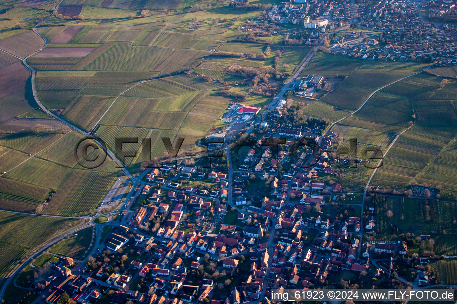 Vue oblique de Quartier Rechtenbach in Schweigen-Rechtenbach dans le département Rhénanie-Palatinat, Allemagne