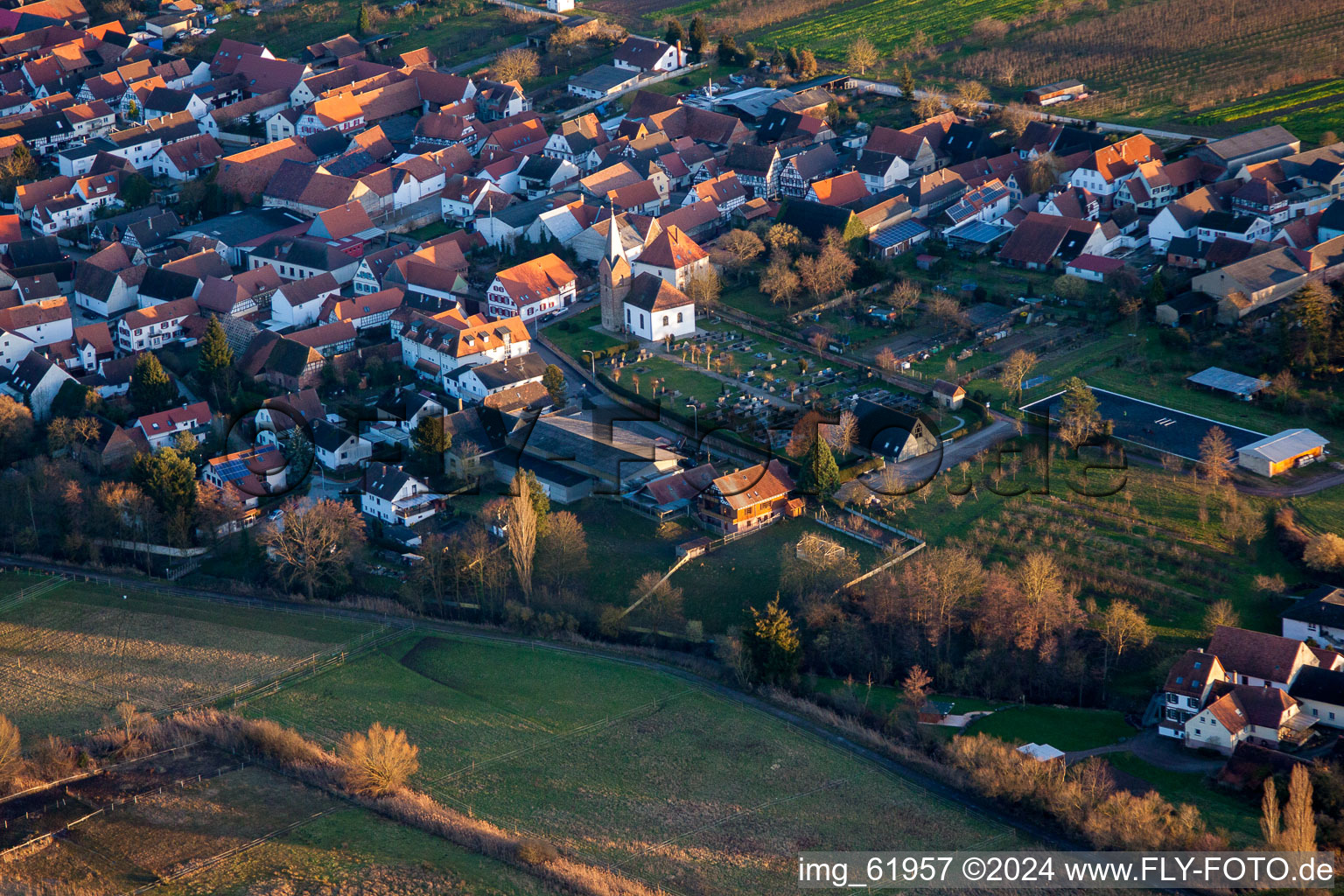 Winden dans le département Rhénanie-Palatinat, Allemagne vu d'un drone