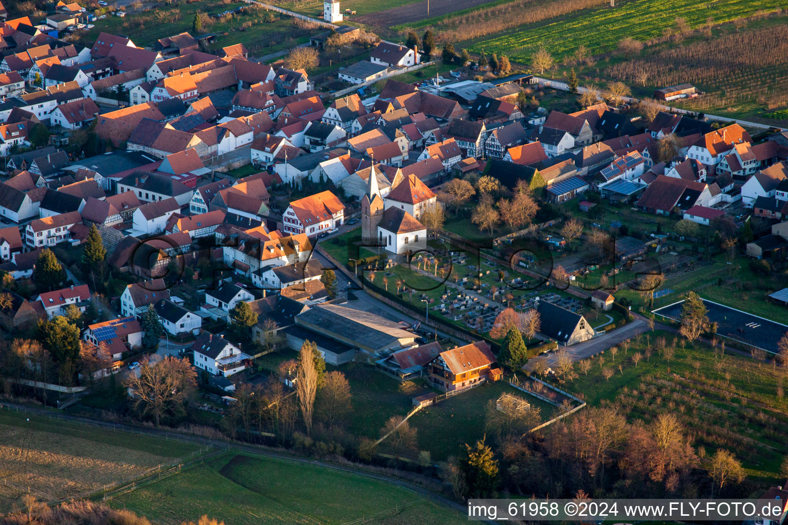 Vue aérienne de Winden dans le département Rhénanie-Palatinat, Allemagne