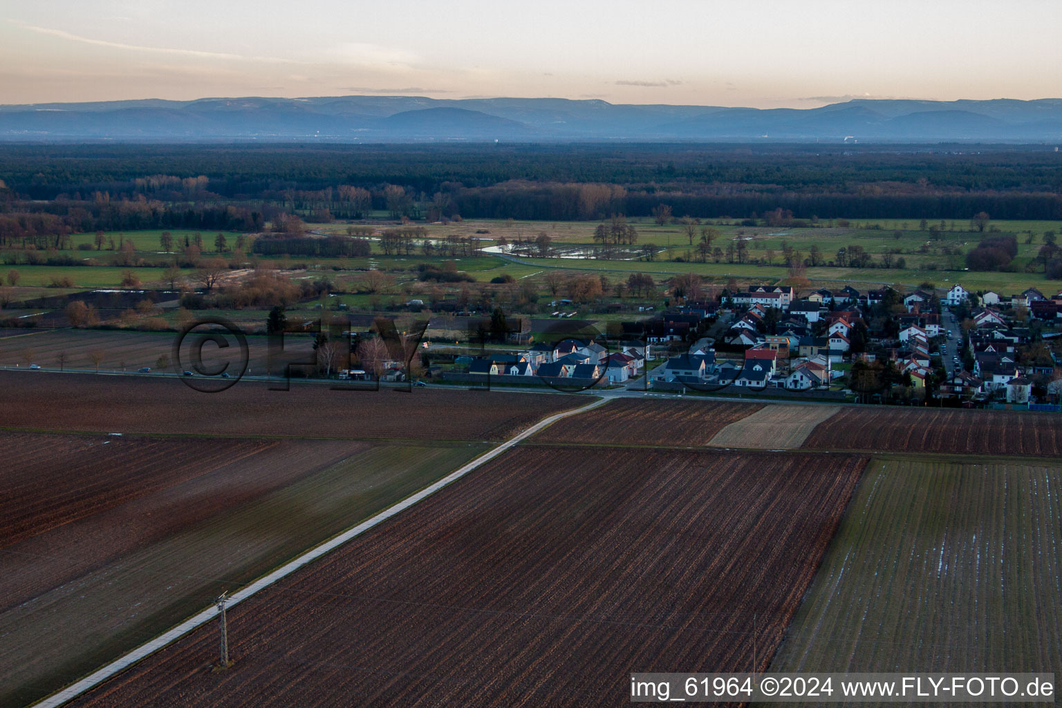 Photographie aérienne de Minfeld dans le département Rhénanie-Palatinat, Allemagne