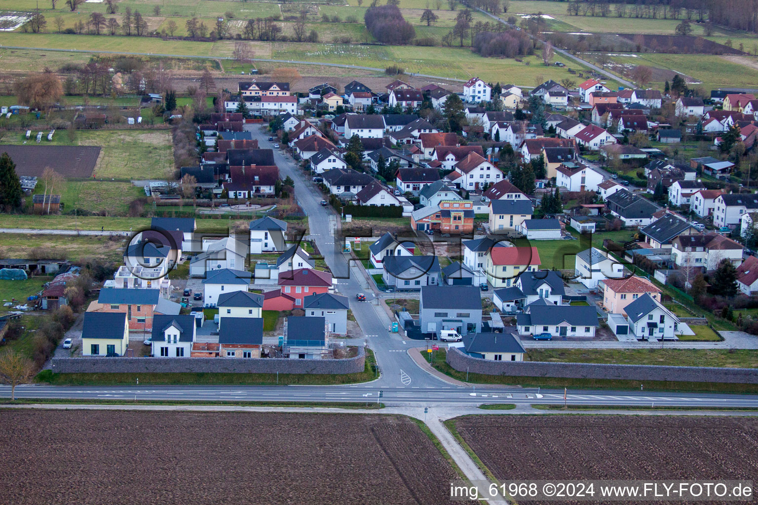 Minfeld dans le département Rhénanie-Palatinat, Allemagne vue d'en haut