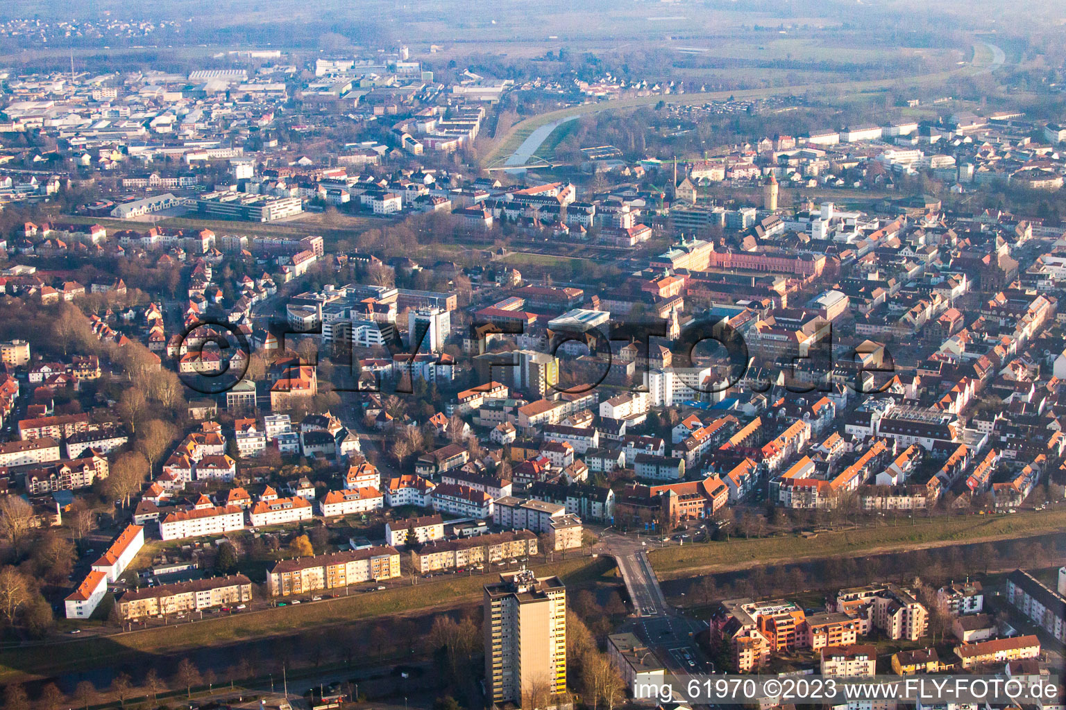 Rastatt dans le département Bade-Wurtemberg, Allemagne du point de vue du drone