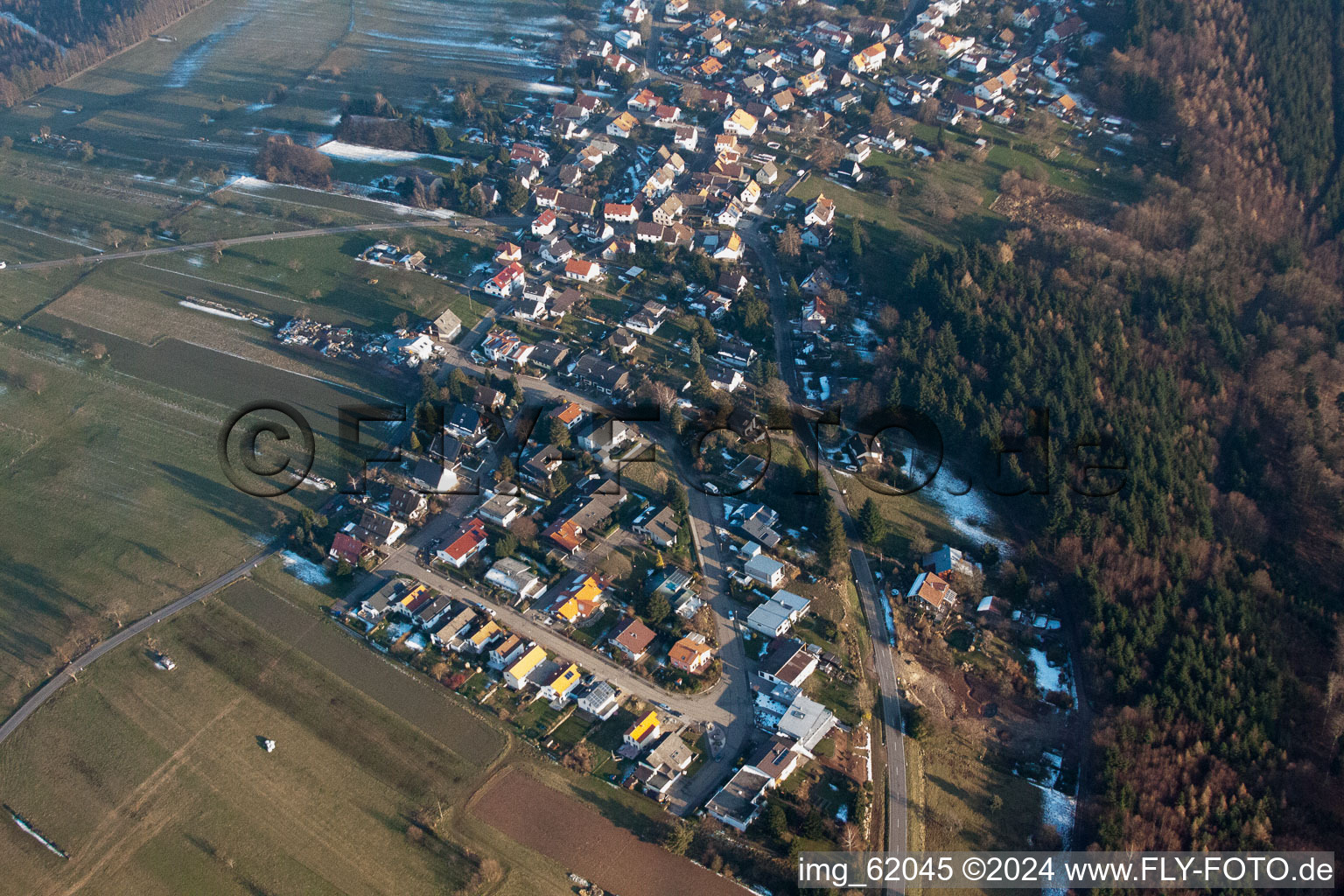 Vue oblique de Du nord-ouest à le quartier Freiolsheim in Gaggenau dans le département Bade-Wurtemberg, Allemagne