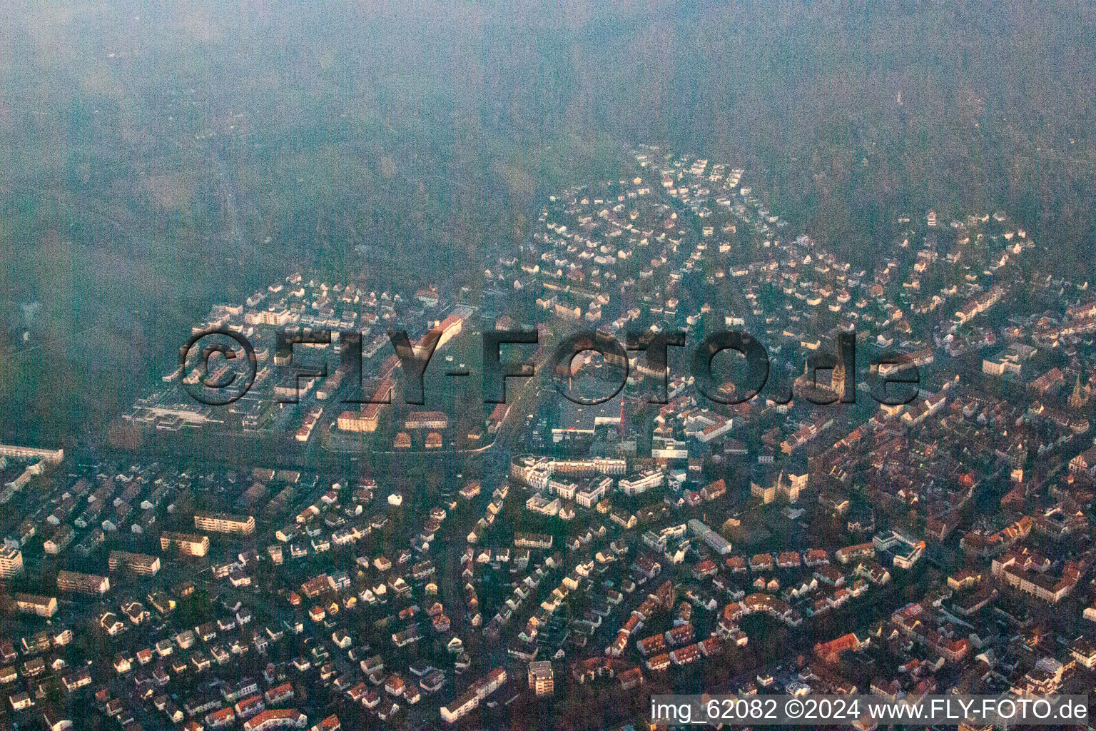 Ettlingen dans le département Bade-Wurtemberg, Allemagne d'en haut