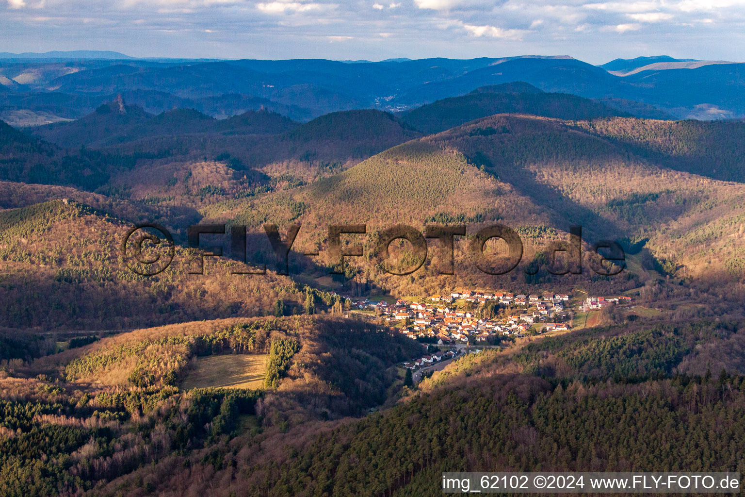 Vue oblique de Waldhambach dans le département Rhénanie-Palatinat, Allemagne